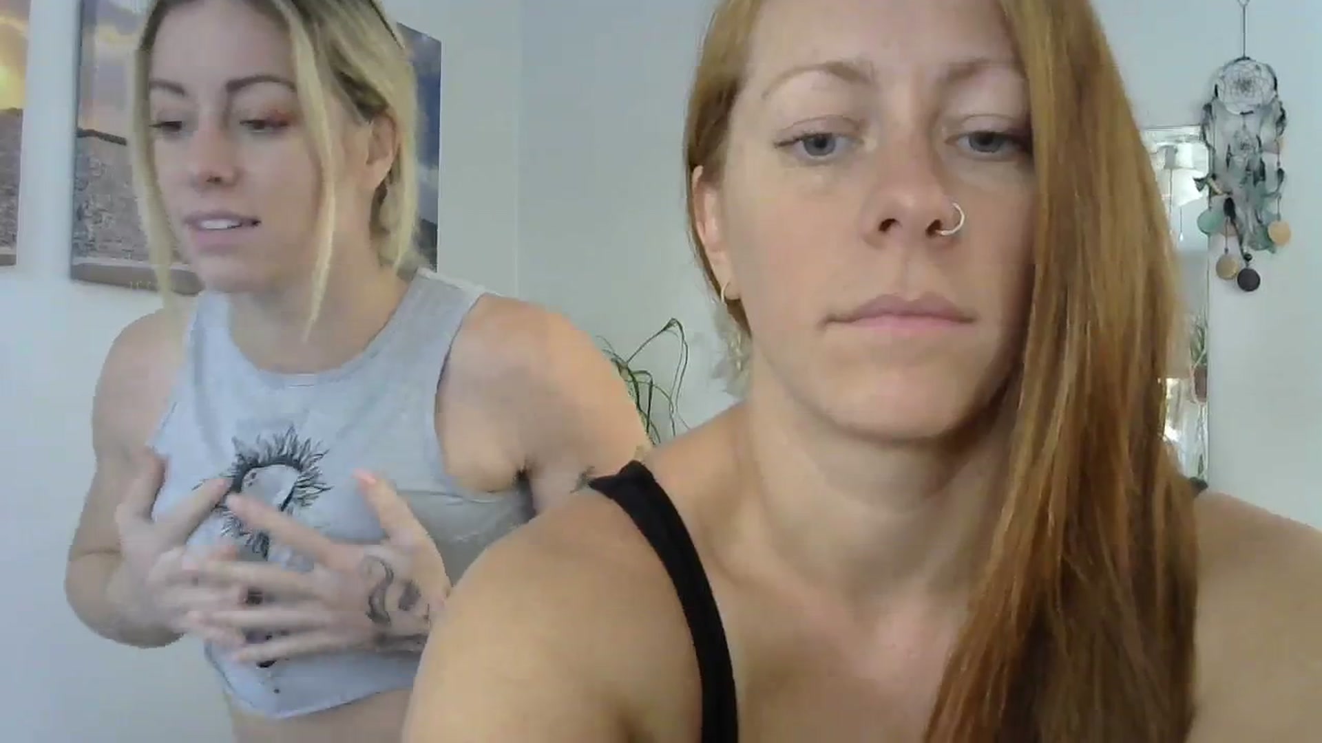 Gallery image thumbnail from EveyFox's myfreecams stream on, 10/02/2023, 15:53 image 11 of 20