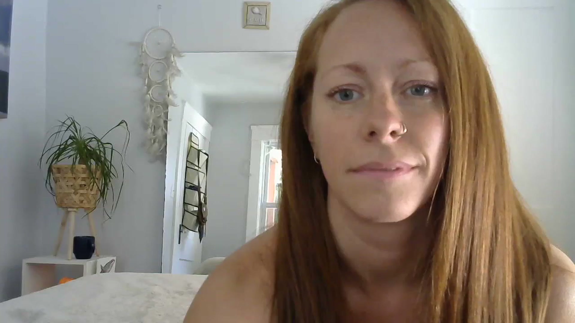 Gallery image thumbnail from EveyFox's myfreecams stream on, 10/02/2023, 16:37 image 2 of 20