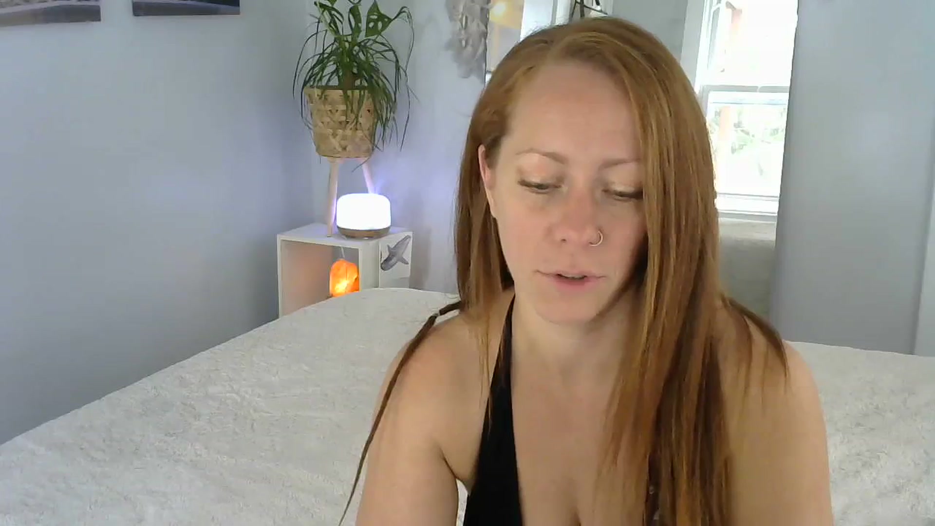 Gallery image thumbnail from EveyFox's myfreecams stream on, 10/16/2023, 15:29 image 13 of 20