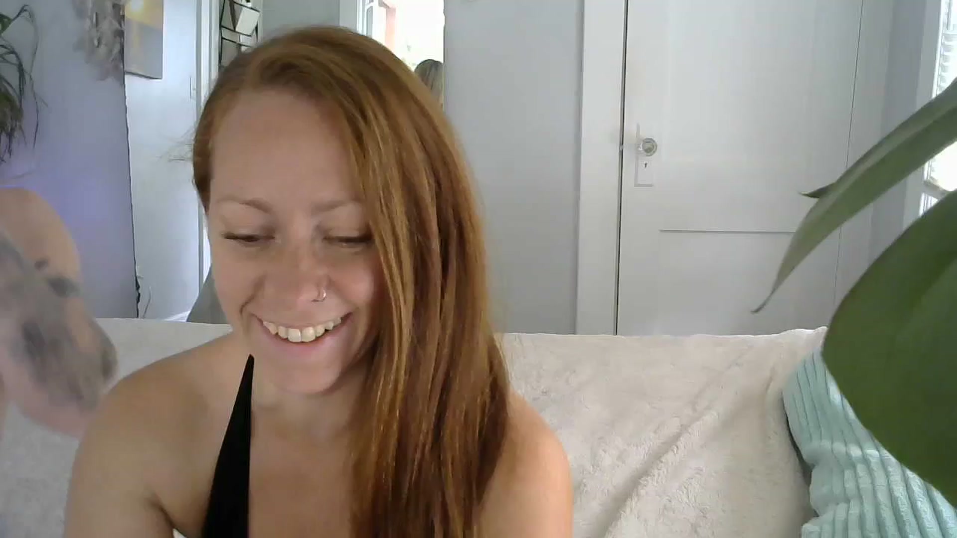 Gallery image thumbnail from EveyFox's myfreecams stream on, 10/16/2023, 16:13 image 17 of 20