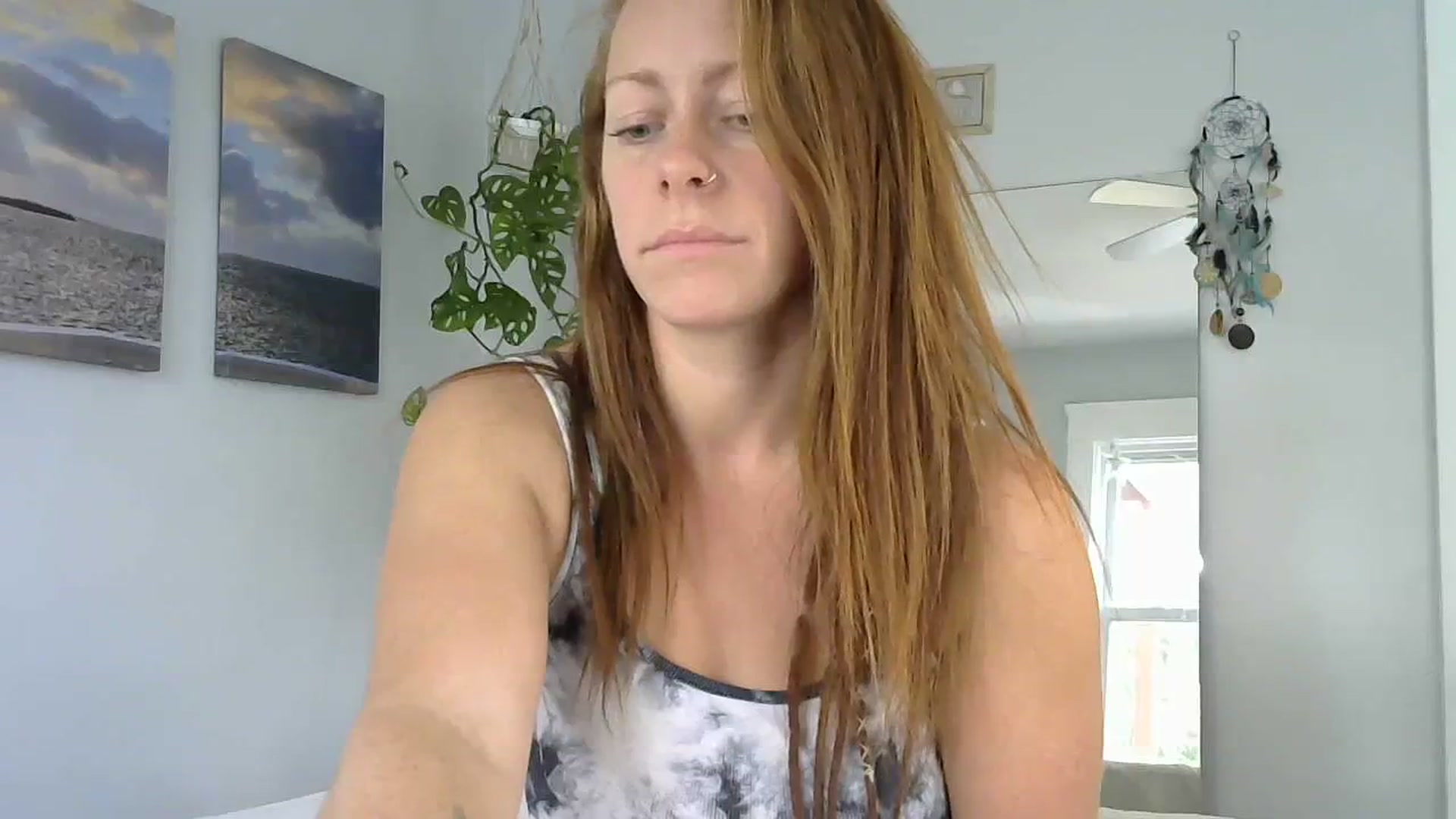 Gallery image thumbnail from EveyFox's myfreecams stream on, 11/06/2023, 15:18 image 16 of 20