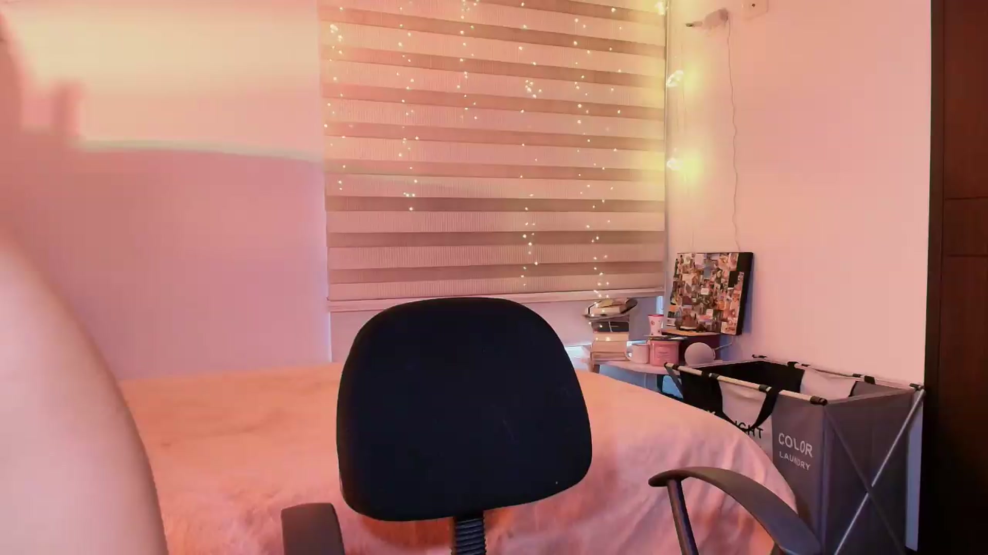 Gallery image thumbnail from Evie_bloom's myfreecams stream on, 05/13/2026, 22:55 image 2 of 20