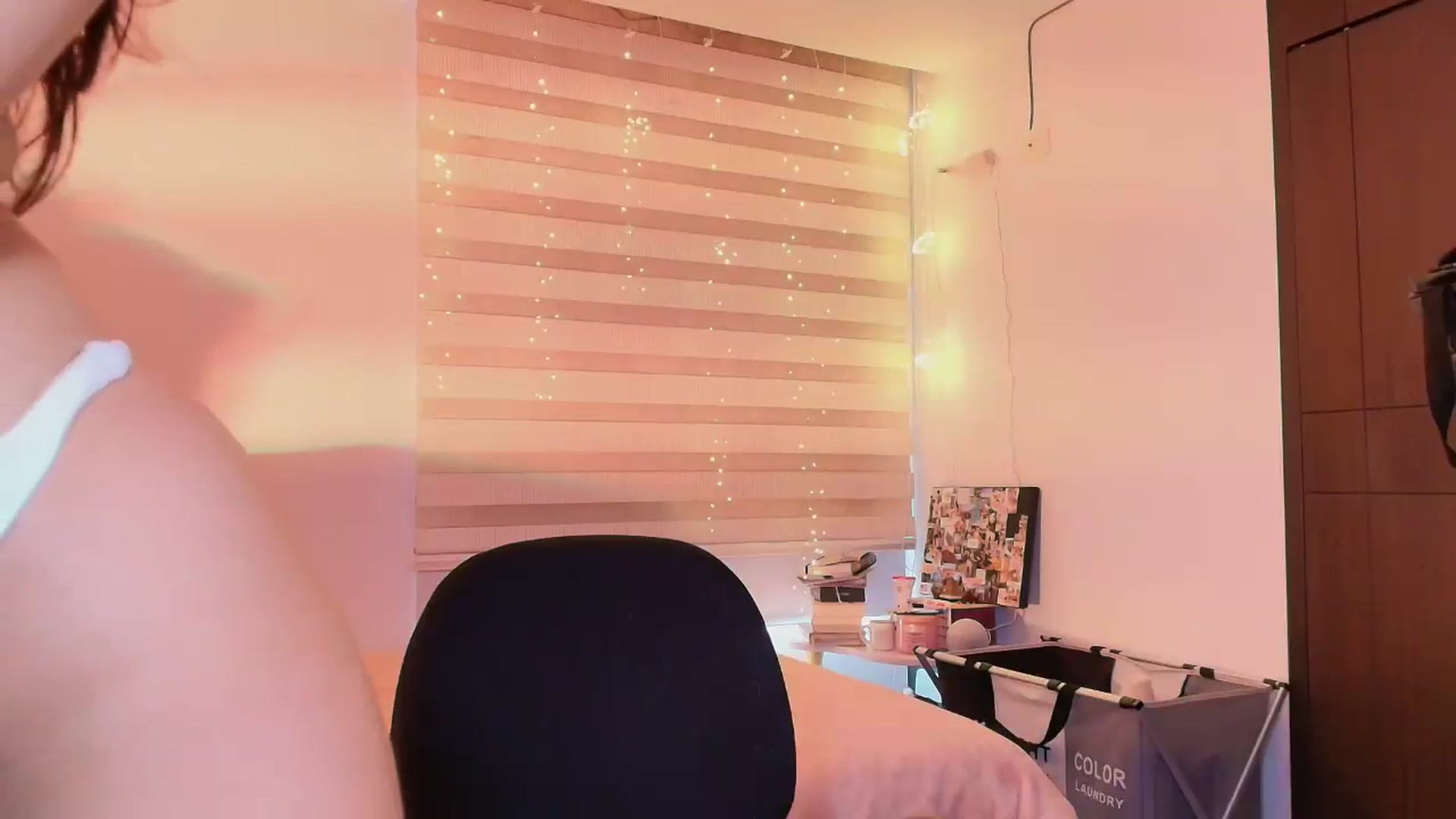Gallery image thumbnail from Evie_bloom's myfreecams stream on, 05/14/2026, 22:11 image 12 of 20