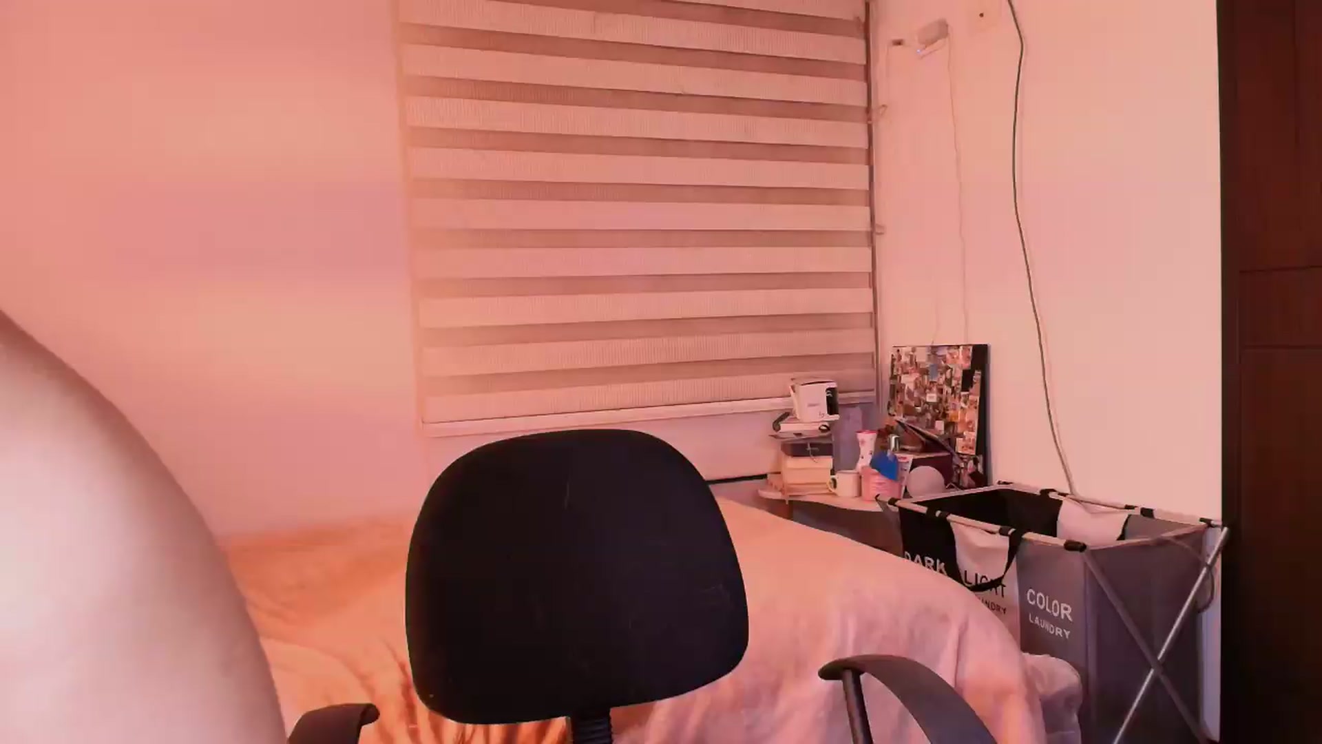Gallery image thumbnail from Evie_bloom's myfreecams stream on, 06/19/2026, 03:11 image 14 of 20
