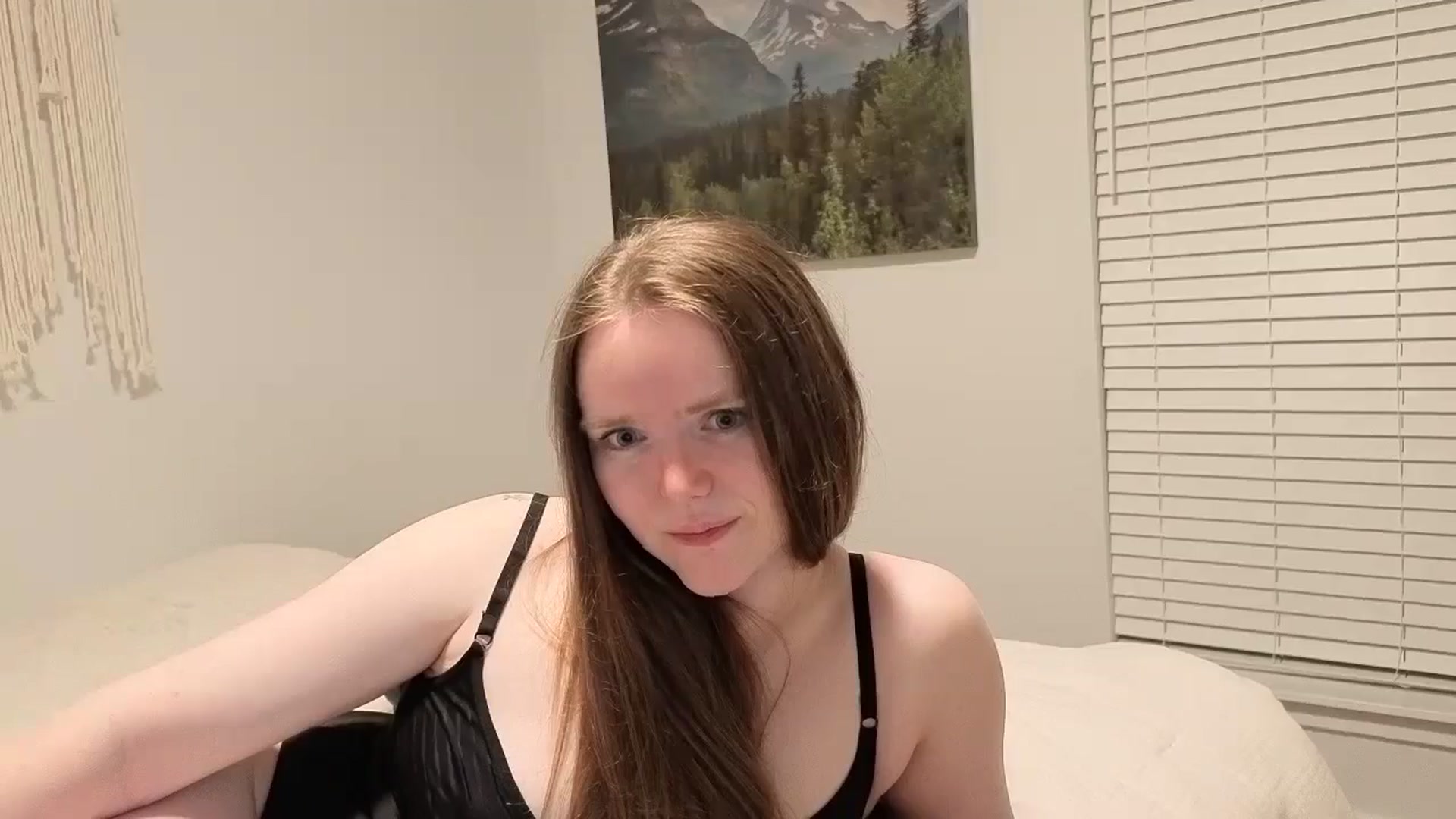 Gallery image thumbnail from Evieebabes's myfreecams stream on, 05/19/2025, 05:12 image 19 of 20