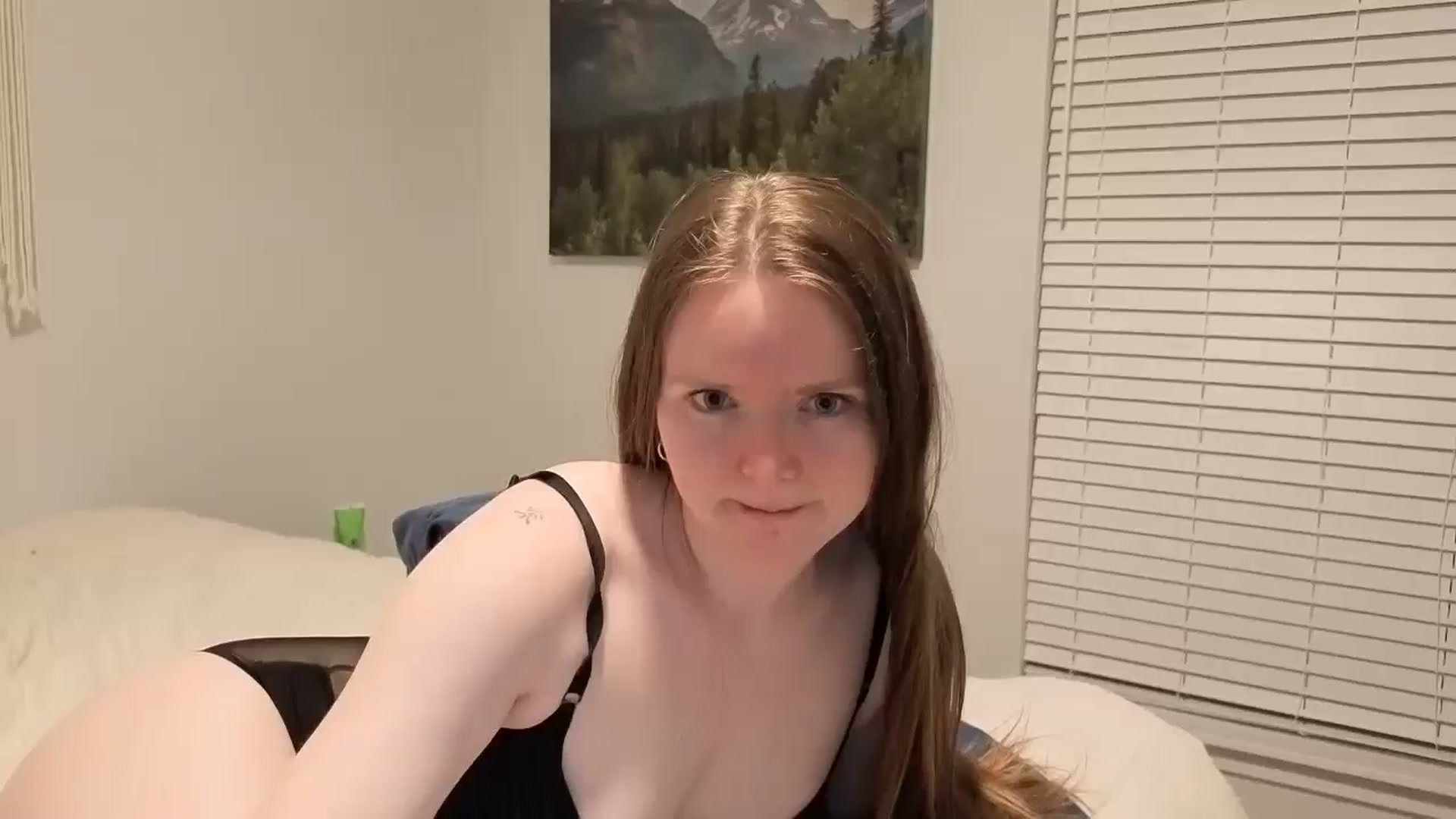 Gallery image thumbnail from Evieebabes's myfreecams stream on, 05/19/2025, 06:07 image 1 of 20
