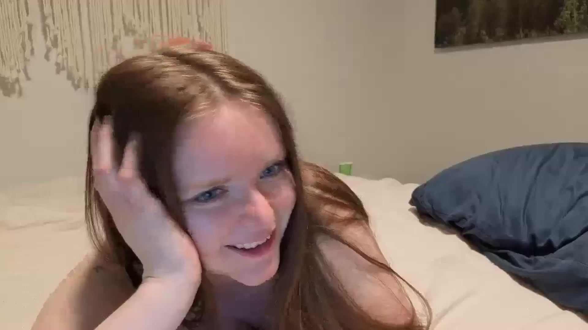 Gallery image thumbnail from Evieebabes's myfreecams stream on, 05/19/2025, 08:37 image 9 of 20