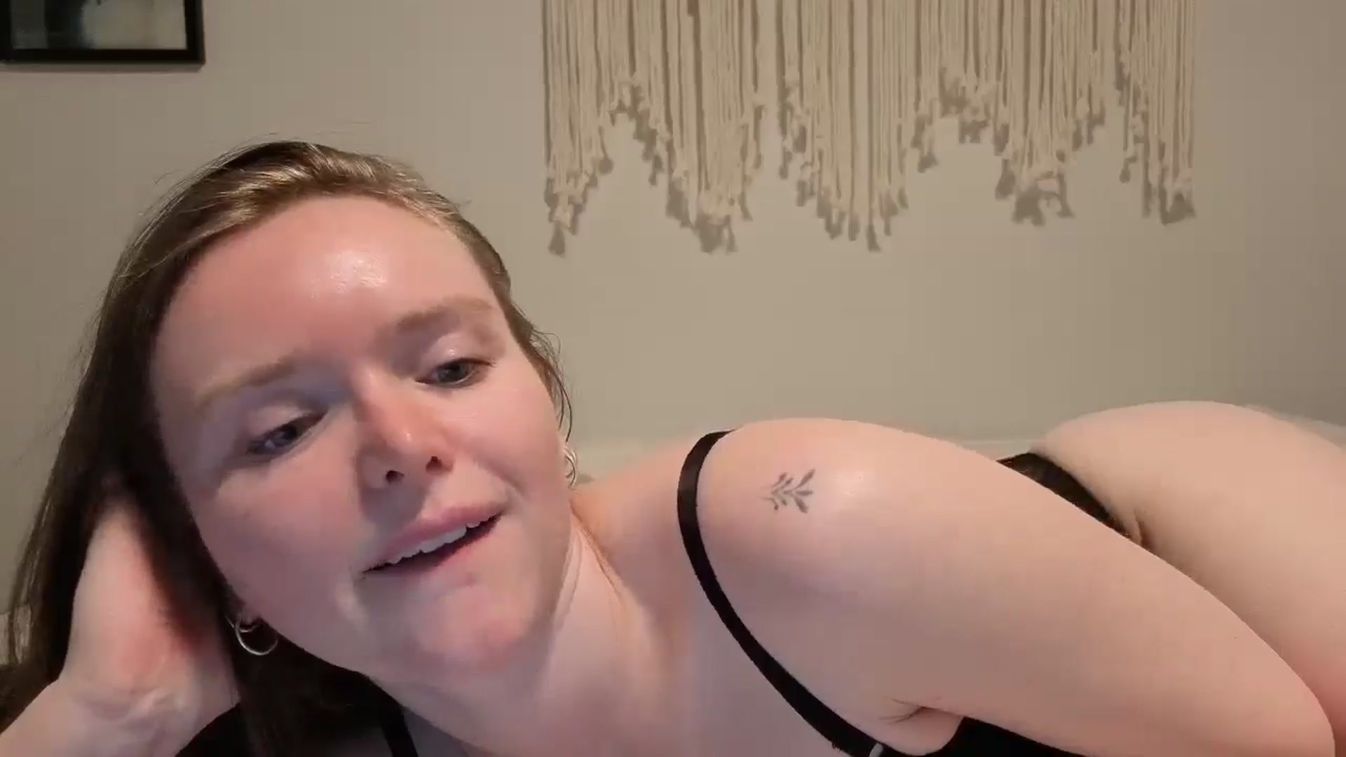 Gallery image thumbnail from Evieebabes's myfreecams stream on, 05/19/2025, 09:01 image 18 of 20