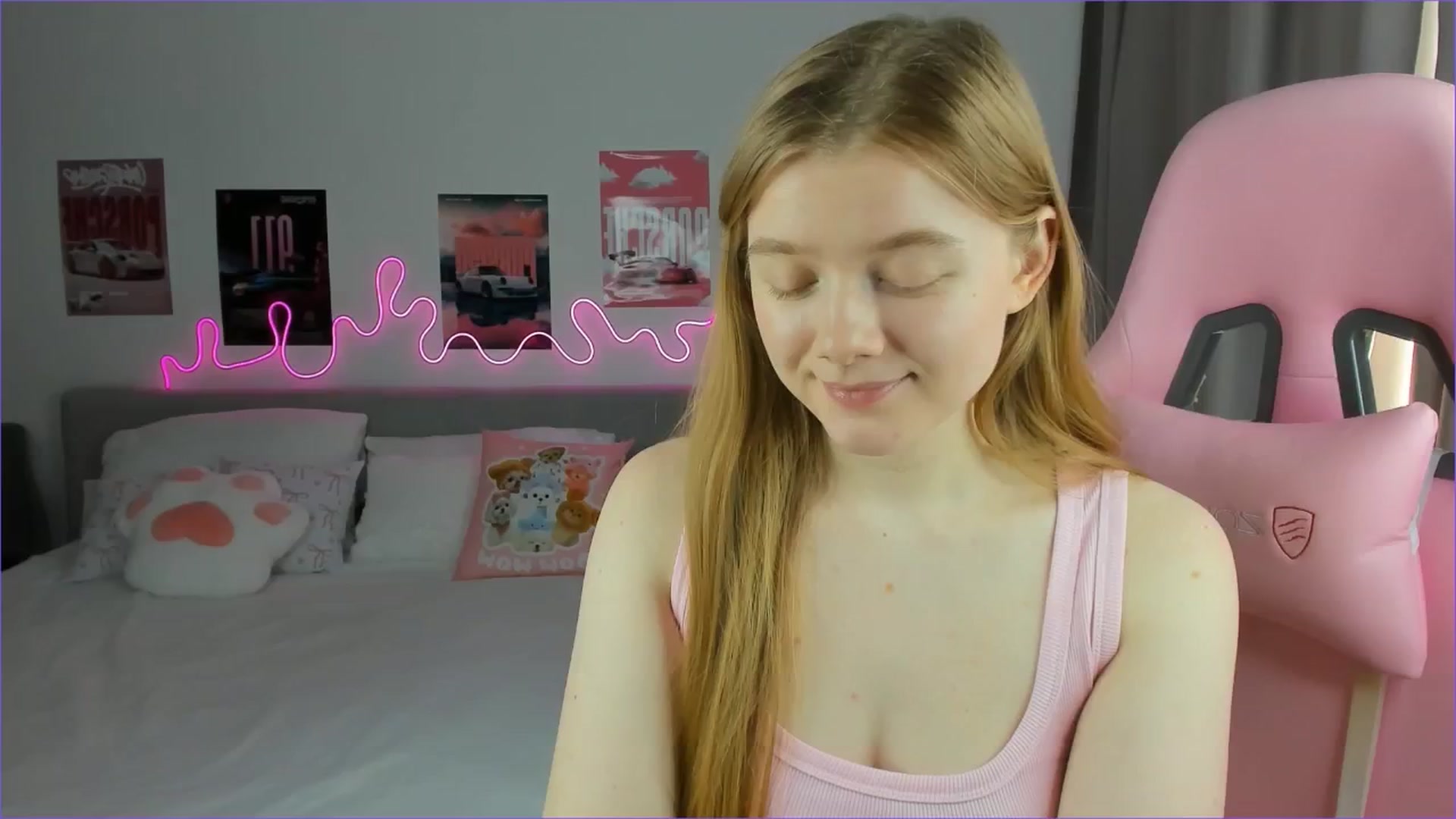 Gallery image thumbnail from Evievil's myfreecams stream on, 03/15/2026, 08:40 image 4 of 20