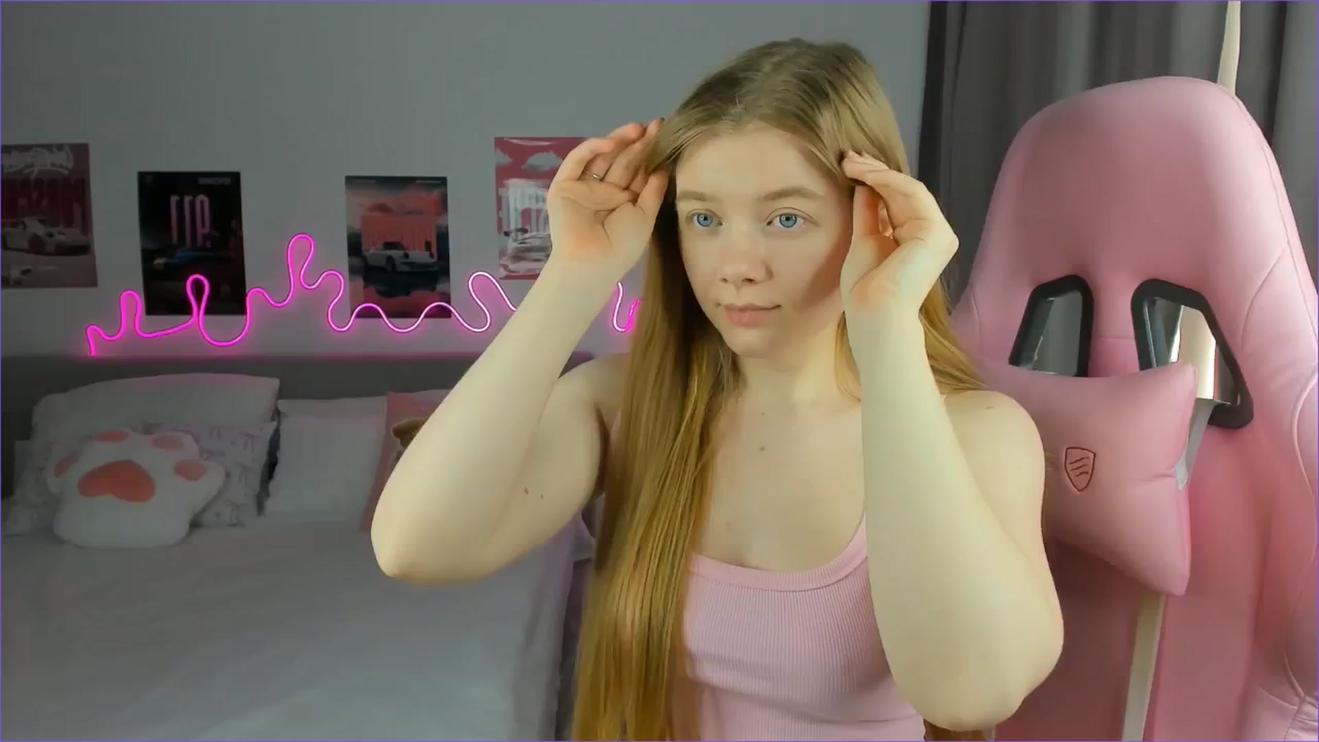 Gallery image thumbnail from Evievil's myfreecams stream on, 03/15/2026, 08:40 image 19 of 20