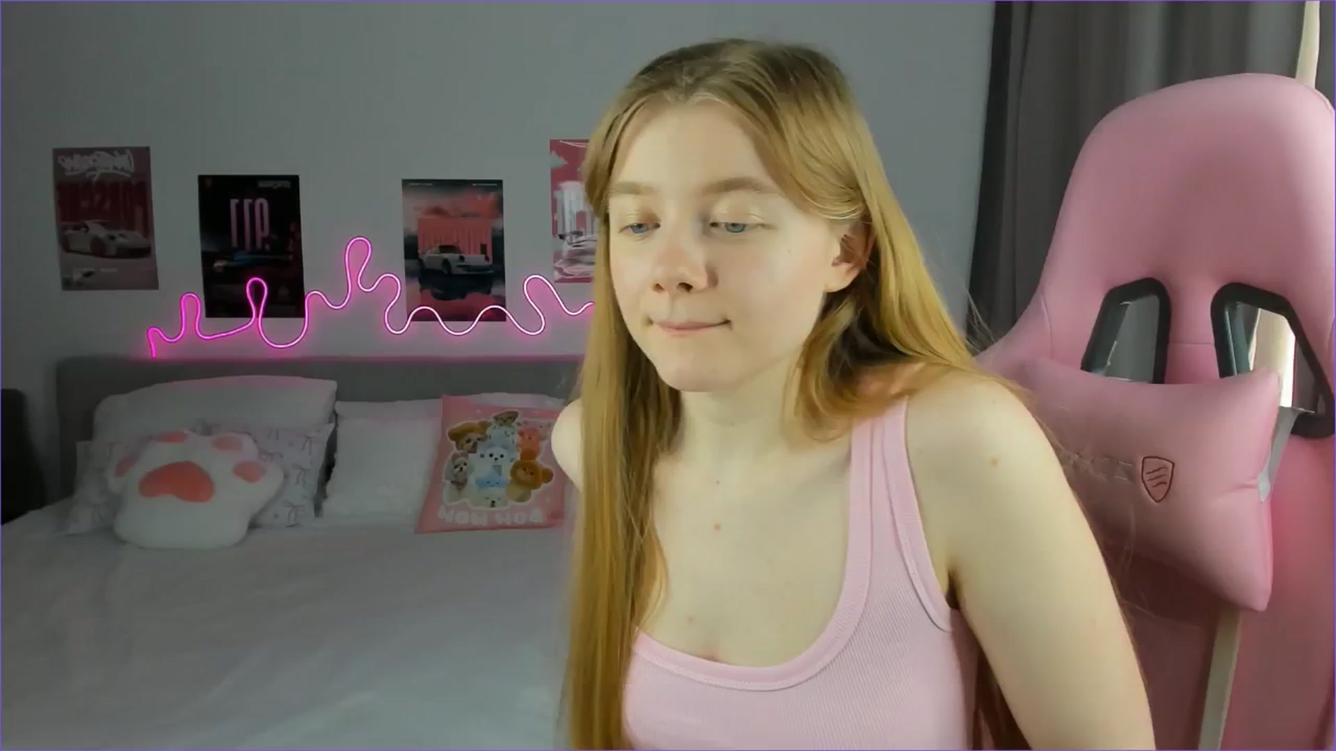 Gallery image thumbnail from Evievil's myfreecams stream on, 03/15/2026, 08:40 image 16 of 20