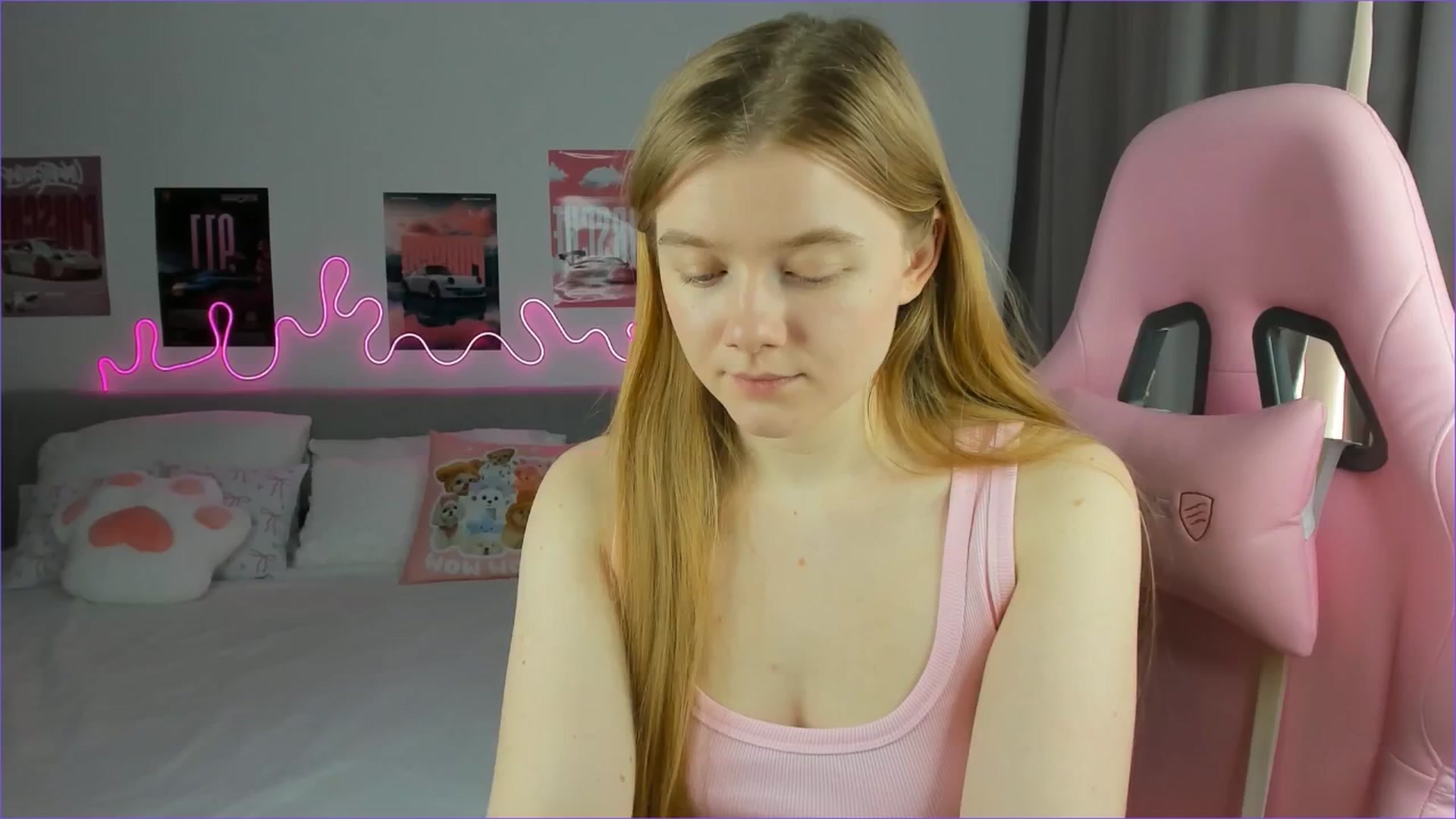 Gallery image thumbnail from Evievil's myfreecams stream on, 03/15/2026, 08:40 image 18 of 20
