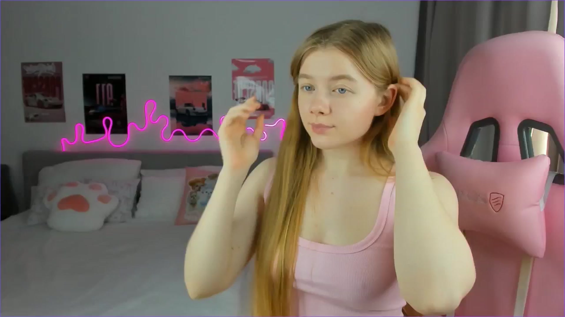 Gallery image thumbnail from Evievil's myfreecams stream on, 03/15/2026, 08:40 image 8 of 20