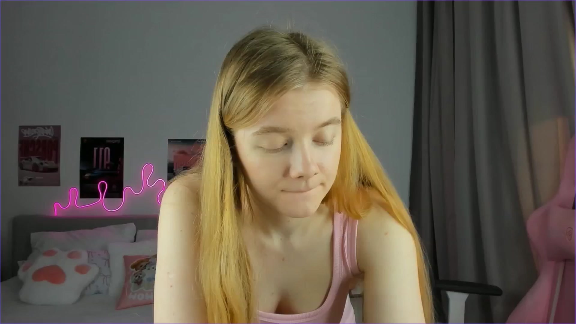 Gallery image thumbnail from Evievil's myfreecams stream on, 03/17/2026, 08:35 image 13 of 20