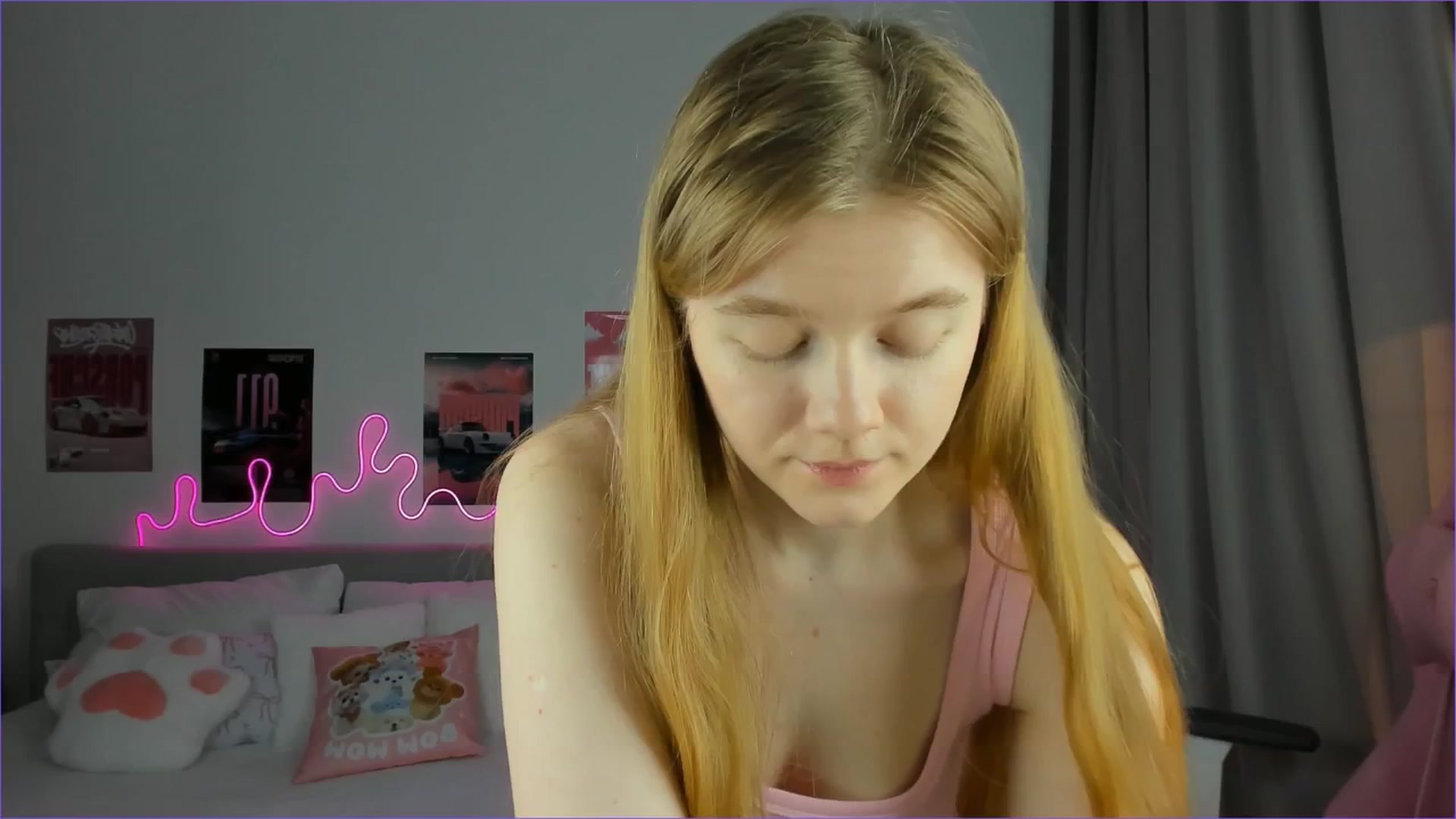 Gallery image thumbnail from Evievil's myfreecams stream on, 03/17/2026, 08:35 image 16 of 20