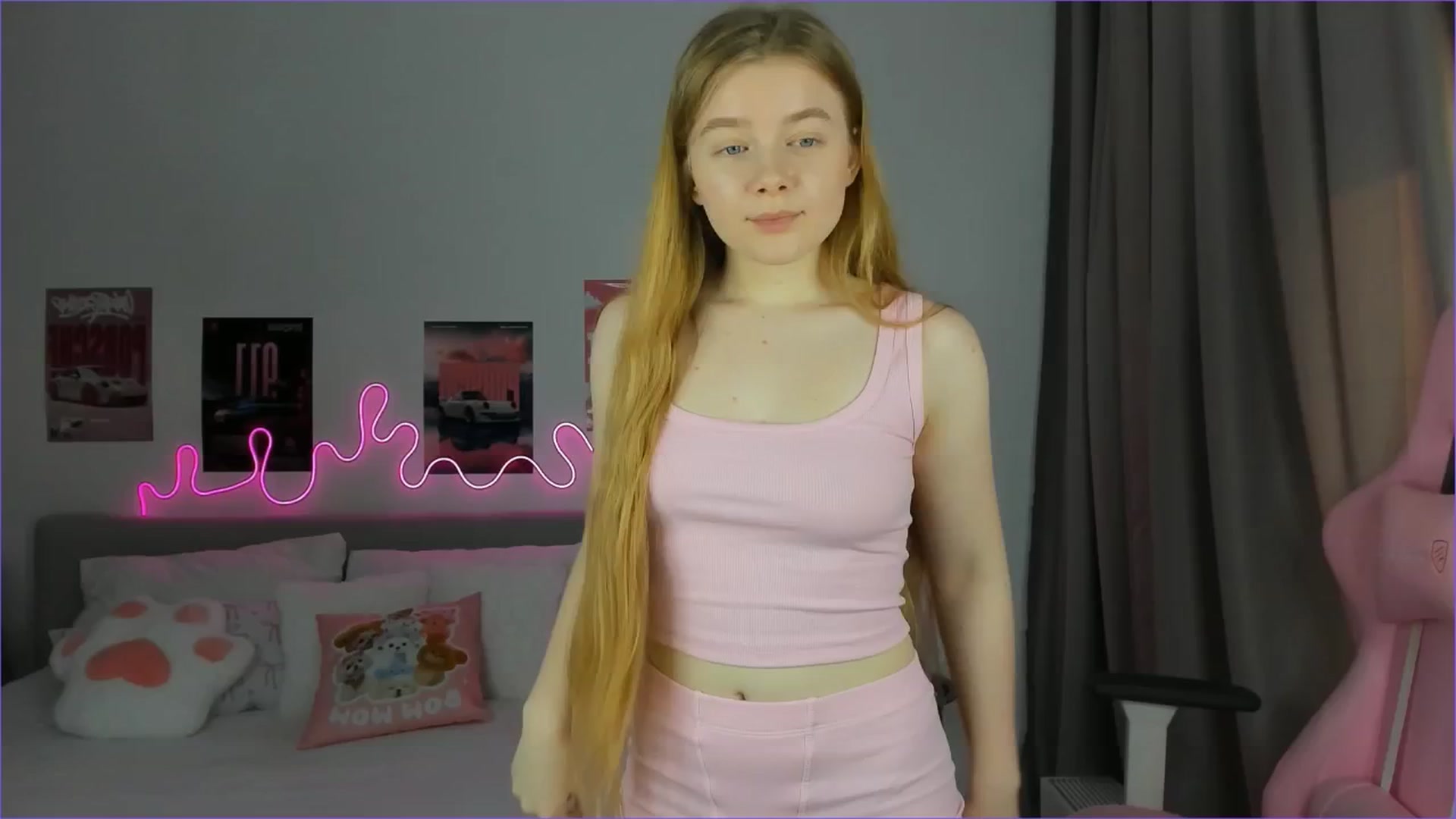 Gallery image thumbnail from Evievil's myfreecams stream on, 03/17/2026, 08:35 image 5 of 20