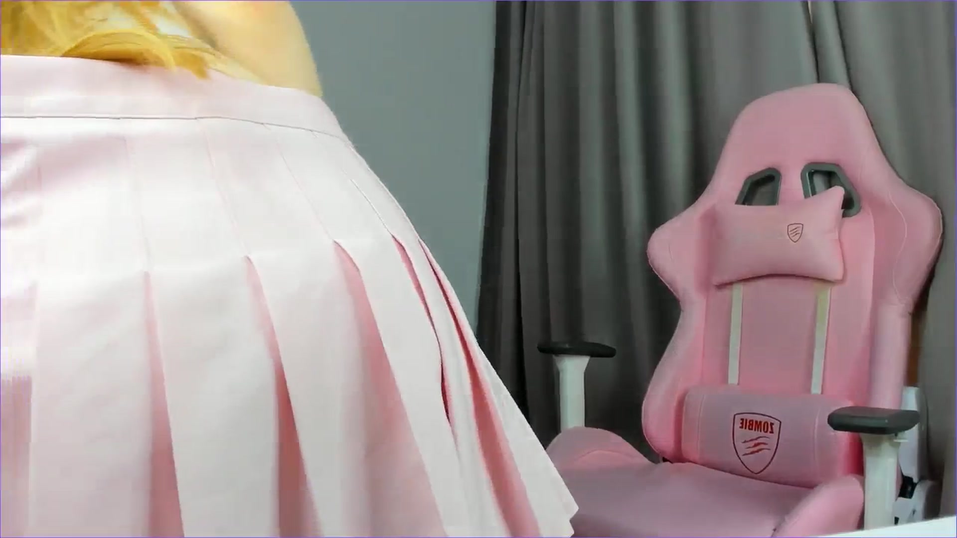 Gallery image thumbnail from Evievil's myfreecams stream on, 03/20/2026, 09:46 image 16 of 20
