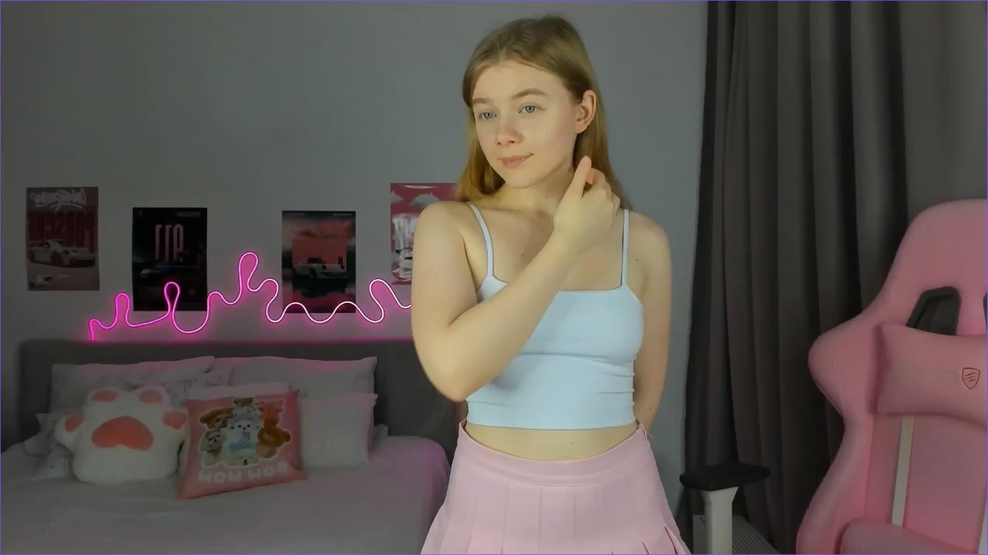 Gallery image thumbnail from Evievil's myfreecams stream on, 03/20/2026, 09:46 image 1 of 20