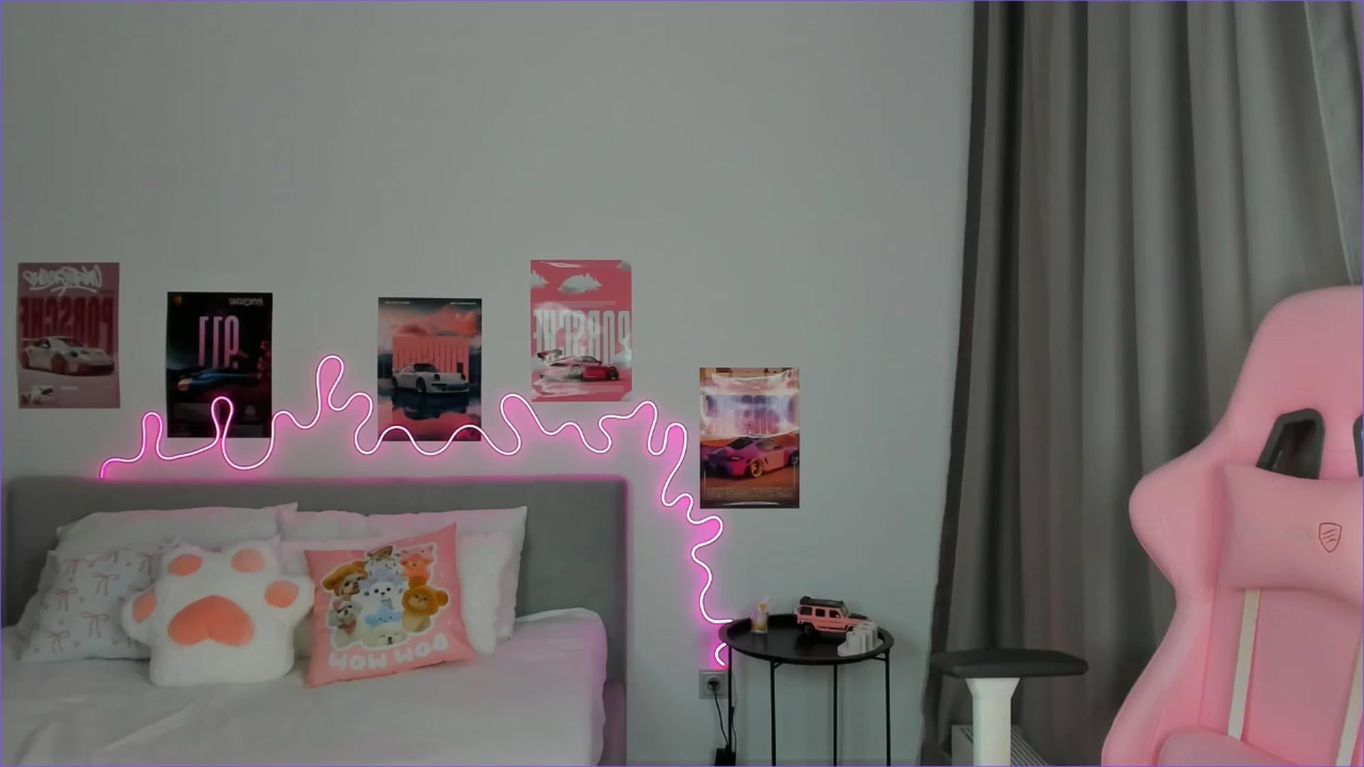 Gallery image thumbnail from Evievil's myfreecams stream on, 03/26/2026, 08:35 image 17 of 20