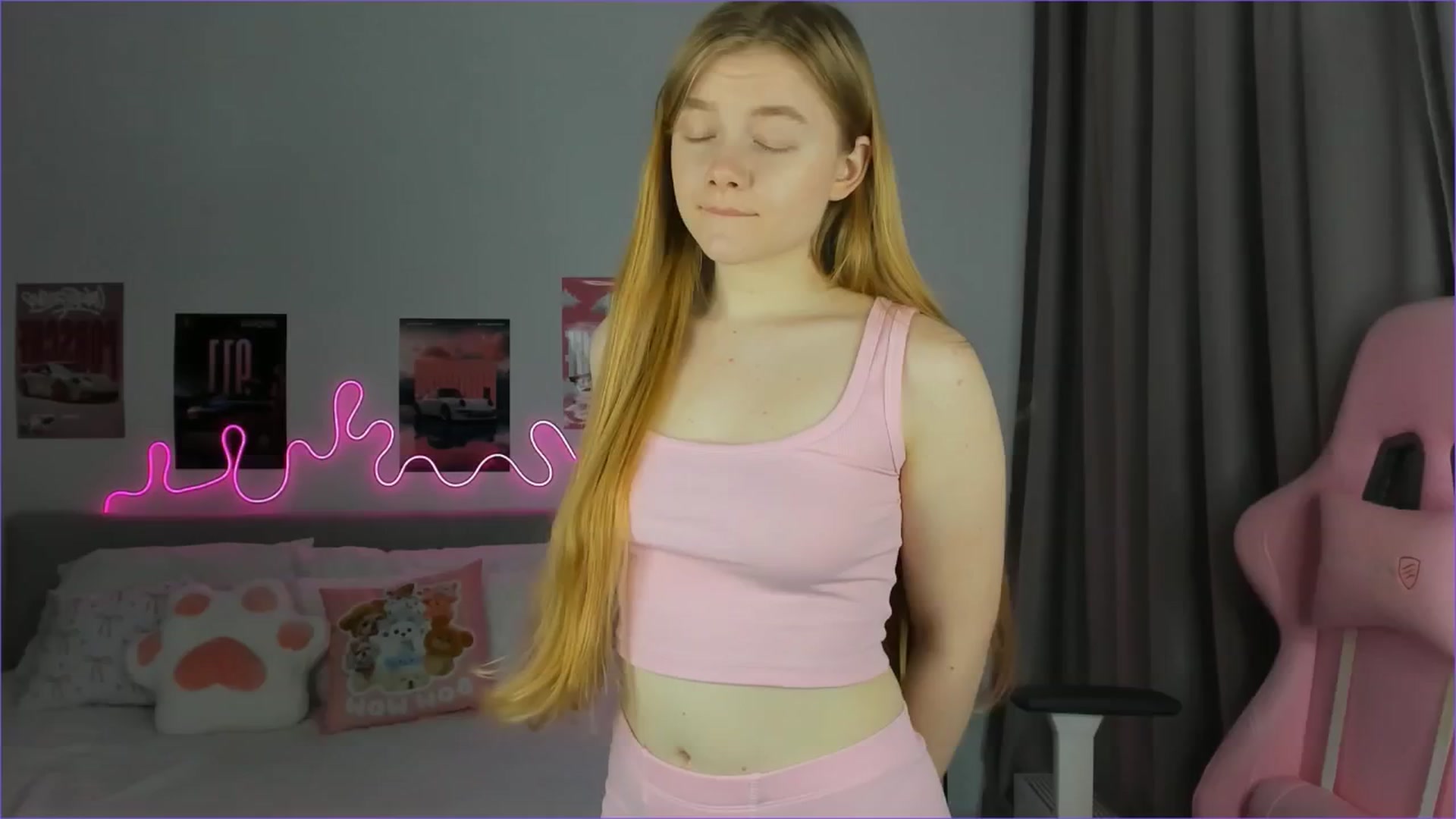 Gallery image thumbnail from Evievil's myfreecams stream on, 03/26/2026, 09:51 image 10 of 20