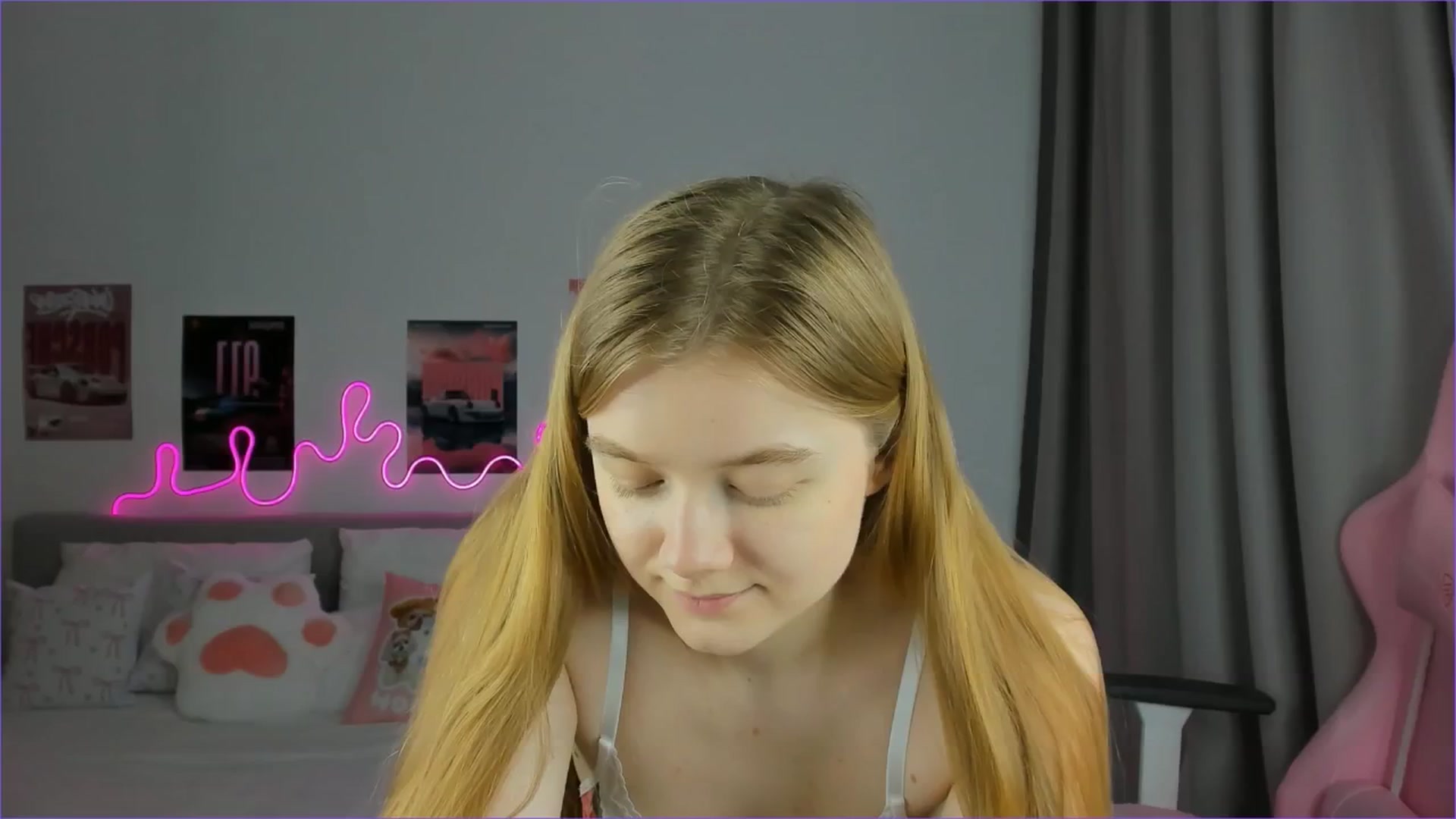 Gallery image thumbnail from Evievil's myfreecams stream on, 03/27/2026, 09:06 image 12 of 20