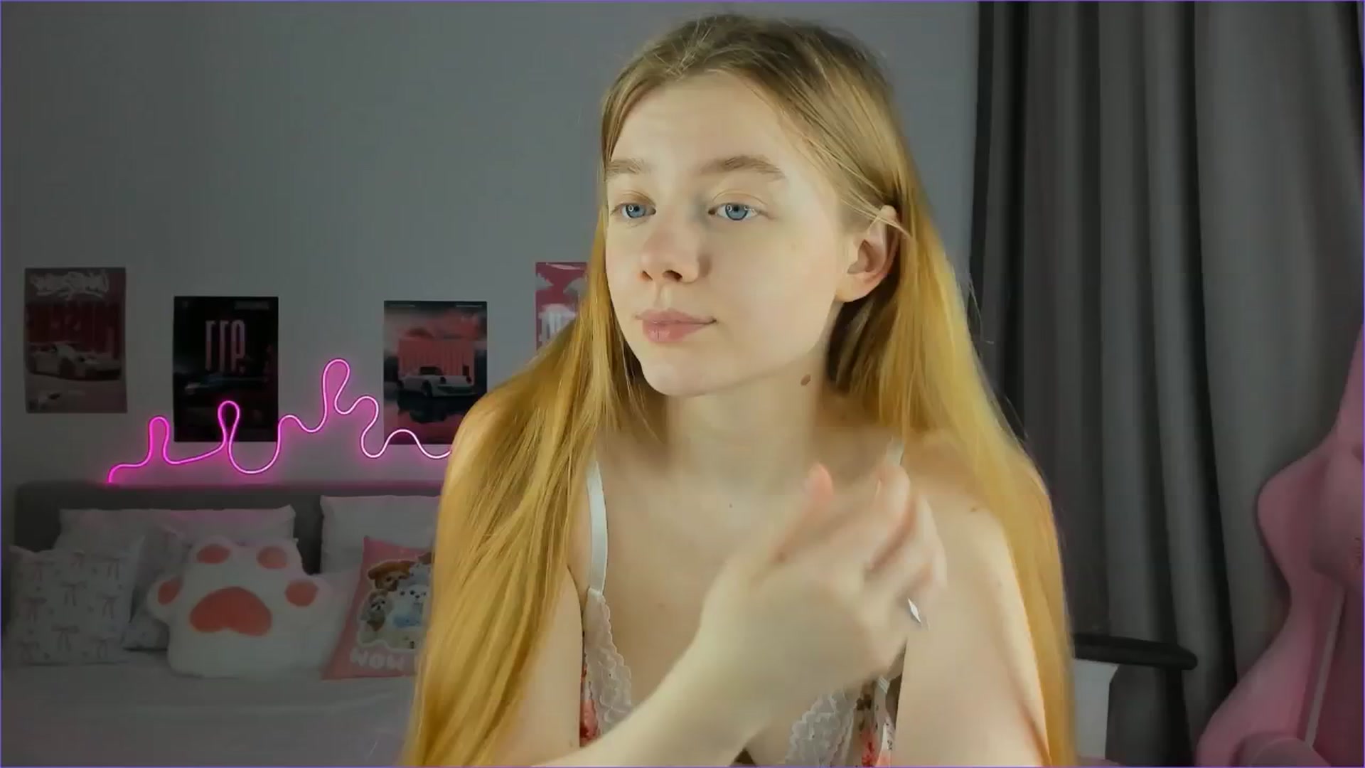 Gallery image thumbnail from Evievil's myfreecams stream on, 03/27/2026, 09:06 image 6 of 20