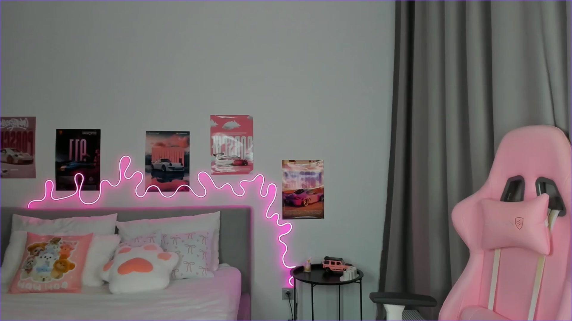 Gallery image thumbnail from Evievil's myfreecams stream on, 03/28/2026, 09:23 image 7 of 20