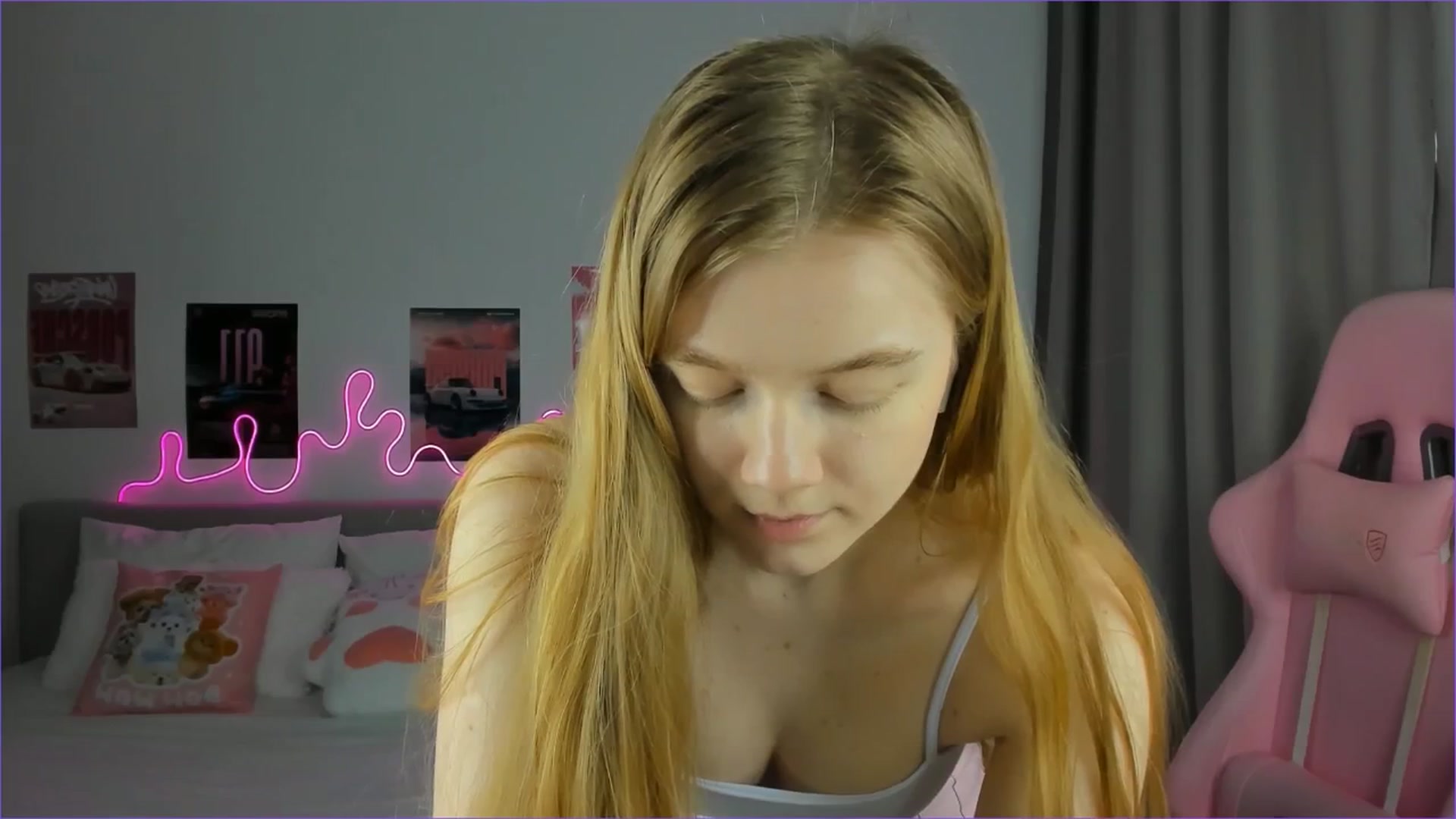 Gallery image thumbnail from Evievil's myfreecams stream on, 03/28/2026, 09:23 image 16 of 20