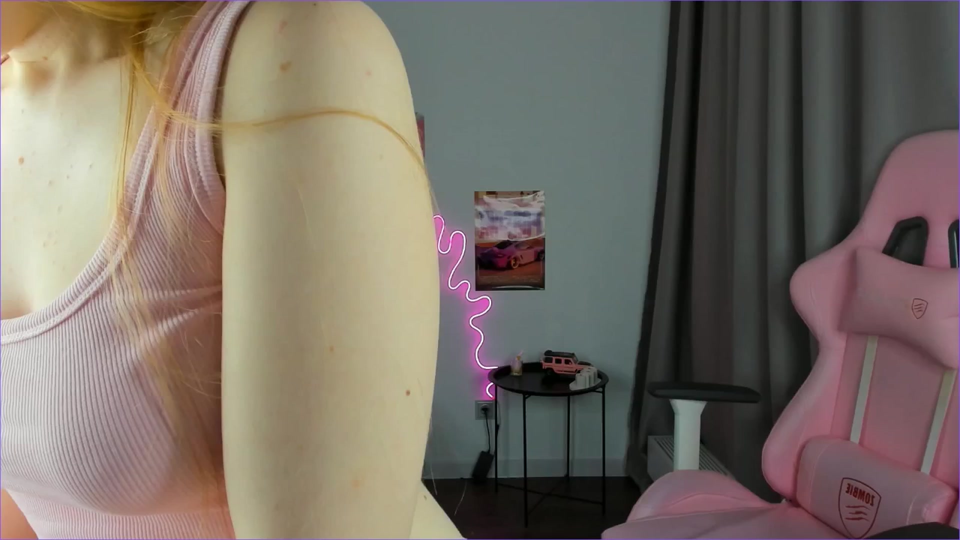 Gallery image thumbnail from Evievil's myfreecams stream on, 03/29/2026, 10:43 image 2 of 20