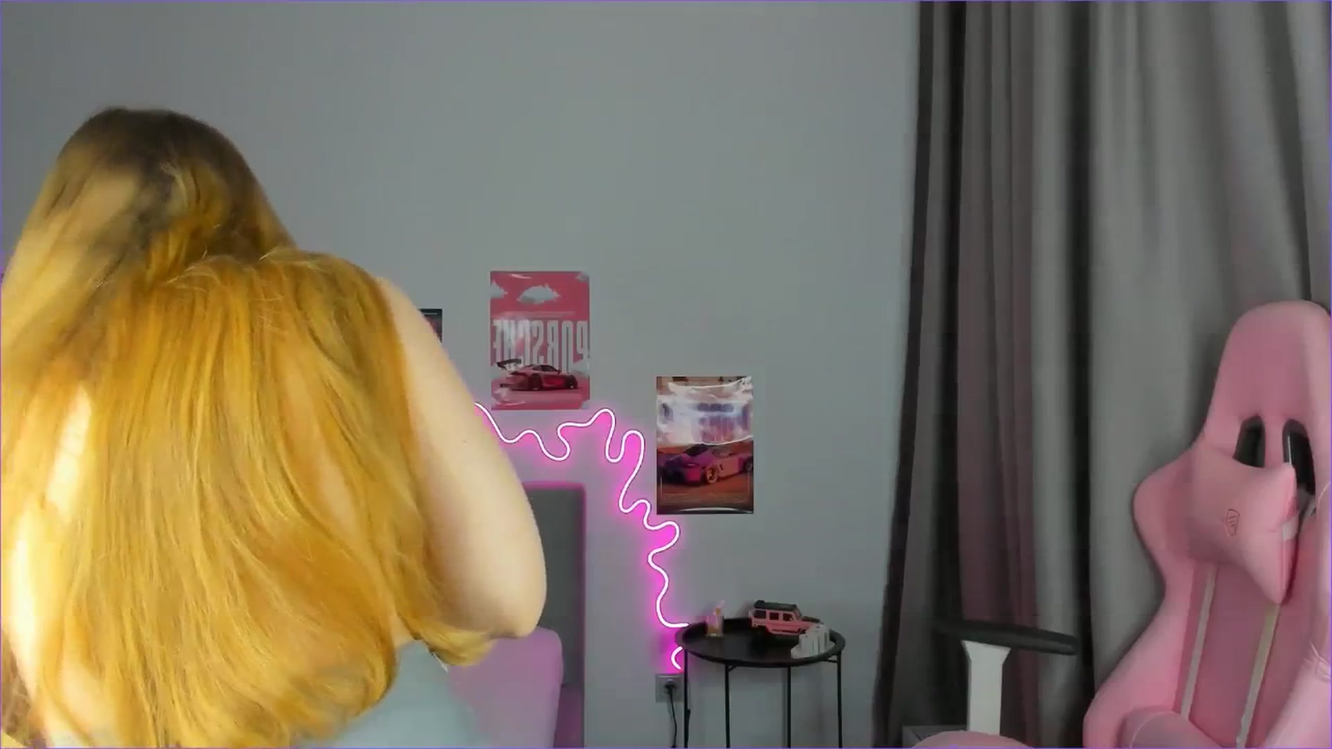 Gallery image thumbnail from Evievil's myfreecams stream on, 03/31/2026, 09:03 image 8 of 20