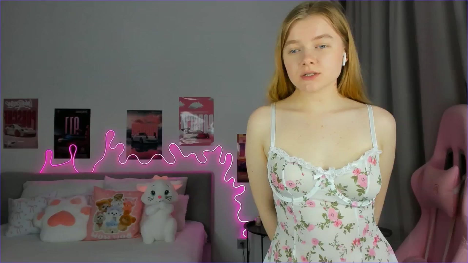 Gallery image thumbnail from Evievil's myfreecams stream on, 04/01/2026, 09:54 image 1 of 20
