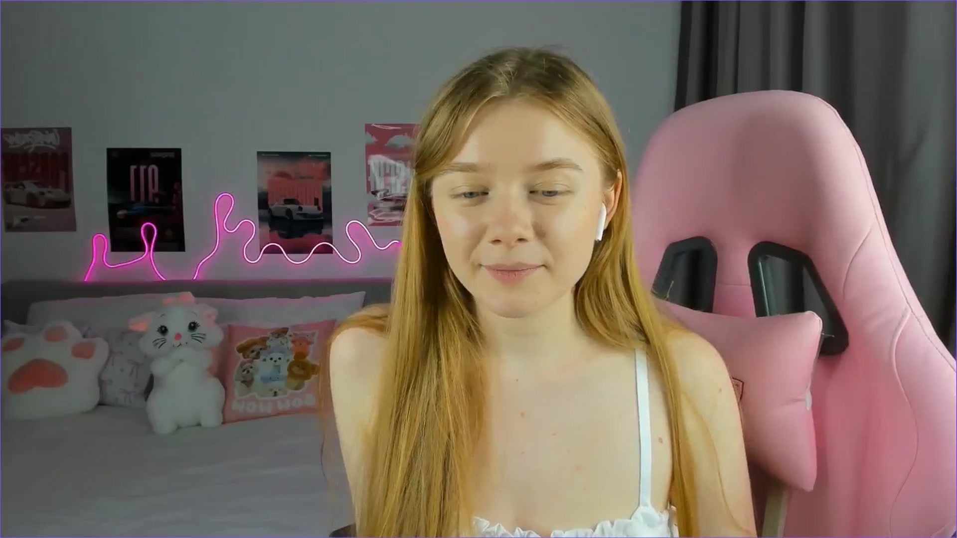 Gallery image thumbnail from Evievil's myfreecams stream on, 04/07/2026, 09:09 image 4 of 20