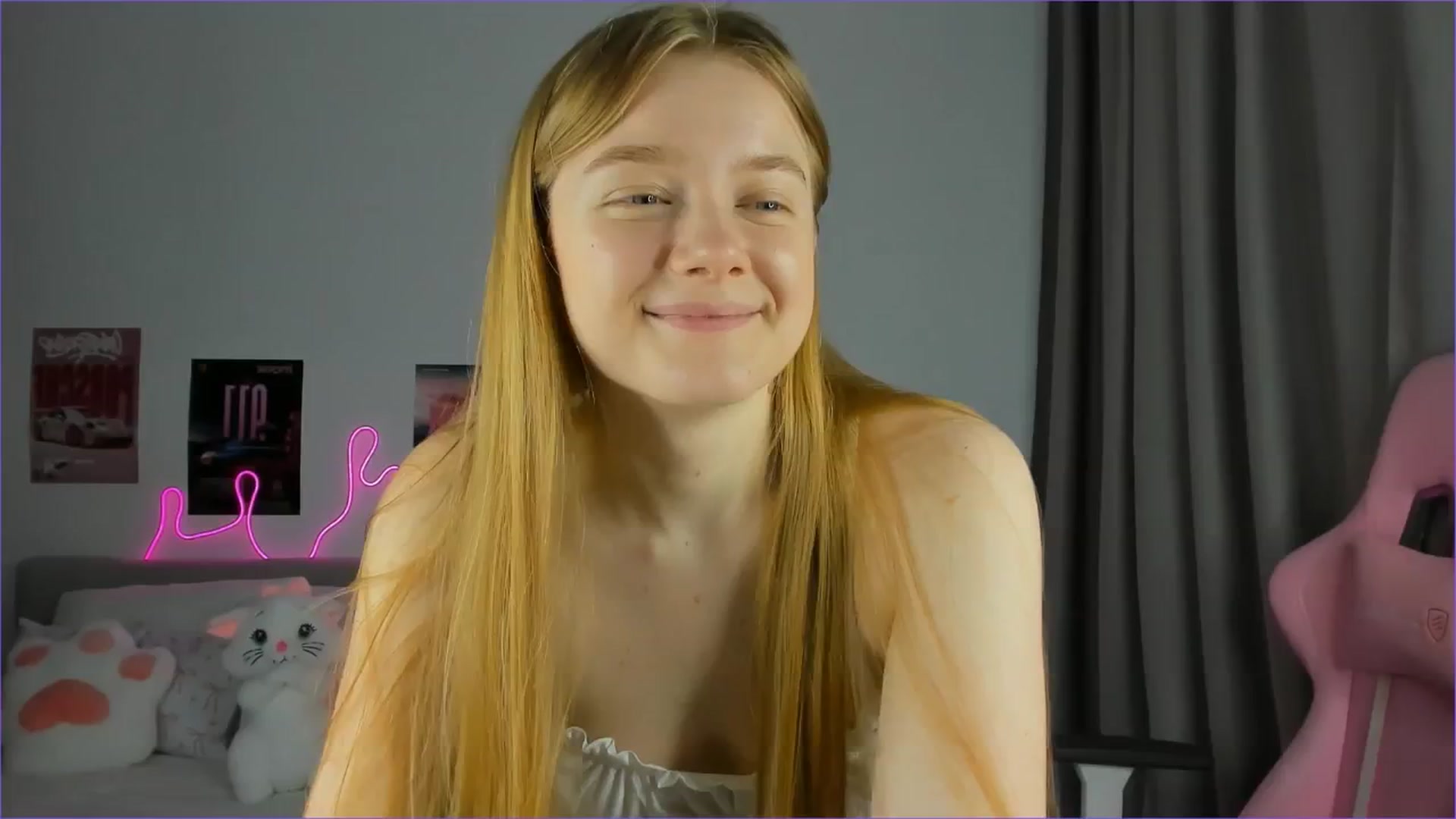 Gallery image thumbnail from Evievil's myfreecams stream on, 04/07/2026, 09:09 image 1 of 20