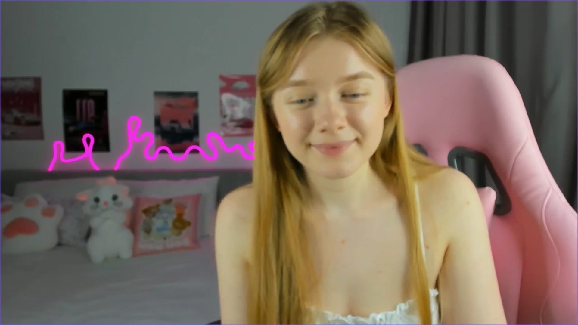 Gallery image thumbnail from Evievil's myfreecams stream on, 04/07/2026, 09:09 image 5 of 20
