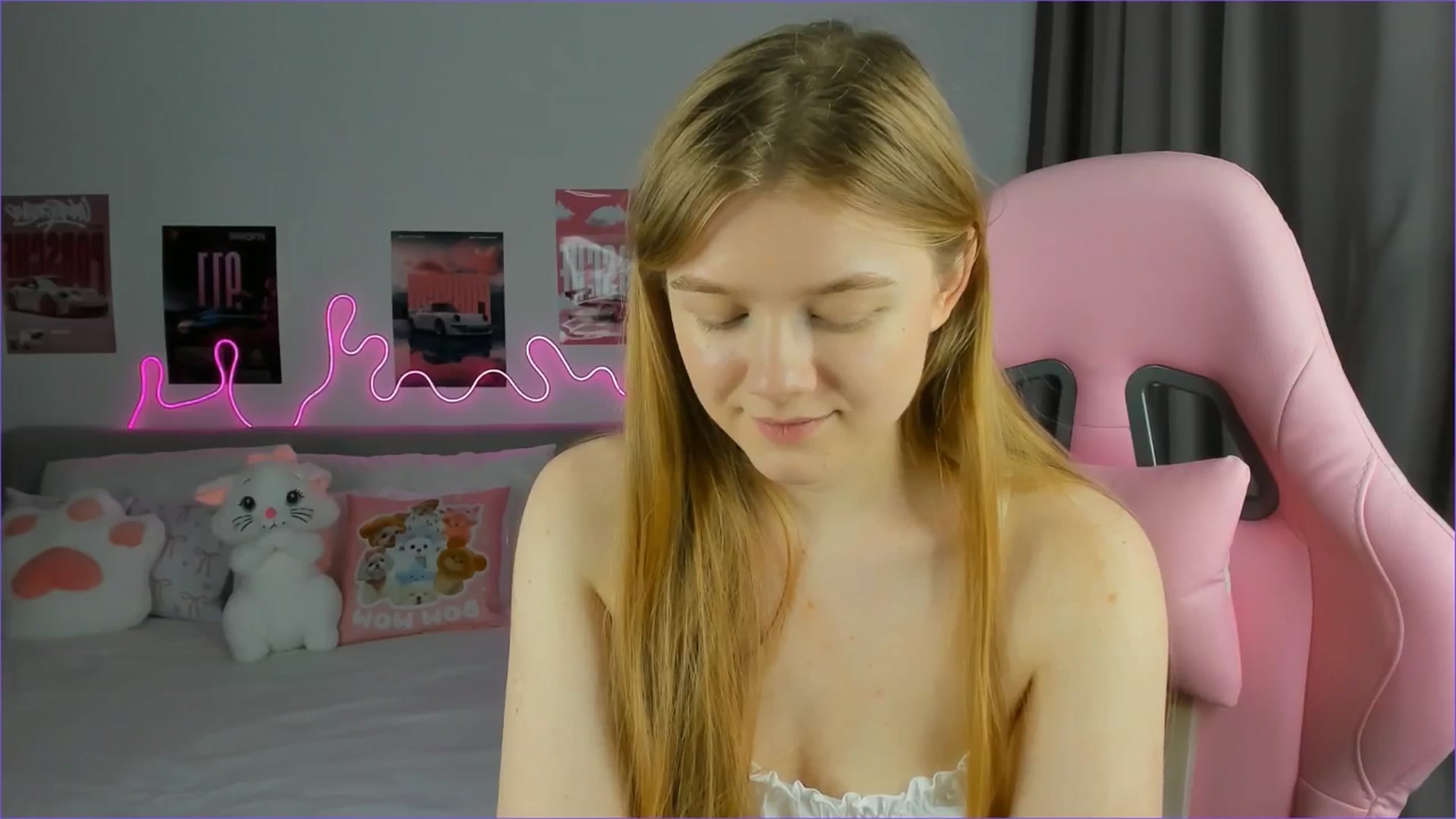 Gallery image thumbnail from Evievil's myfreecams stream on, 04/07/2026, 09:09 image 6 of 20