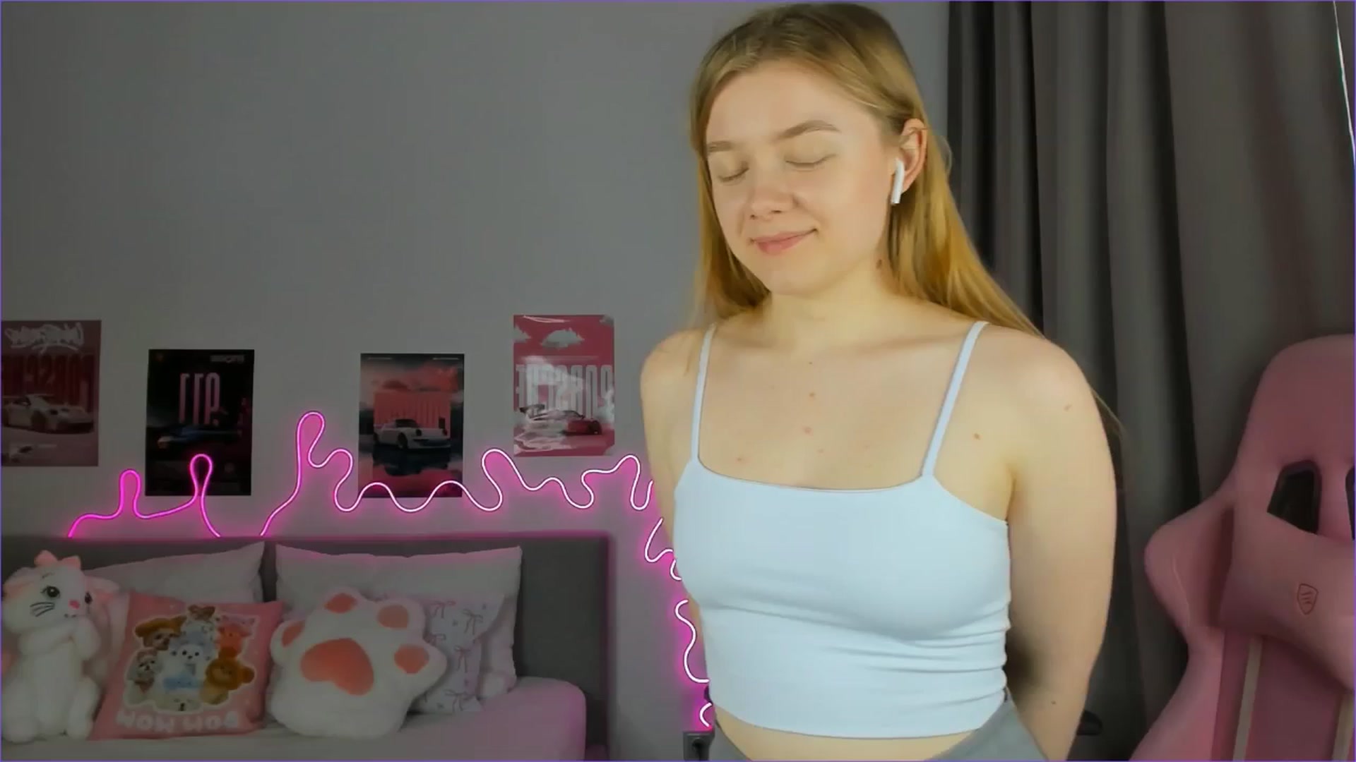 Gallery image thumbnail from Evievil's myfreecams stream on, 04/10/2026, 09:51 image 9 of 20
