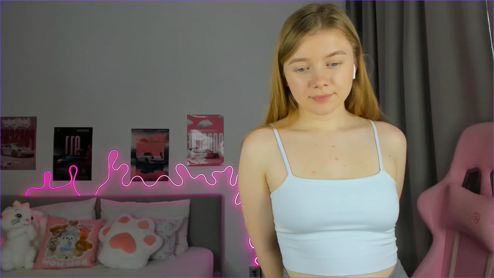 Gallery image thumbnail from Evievil's myfreecams stream on, 04/10/2026, 09:51 image 2 of 20