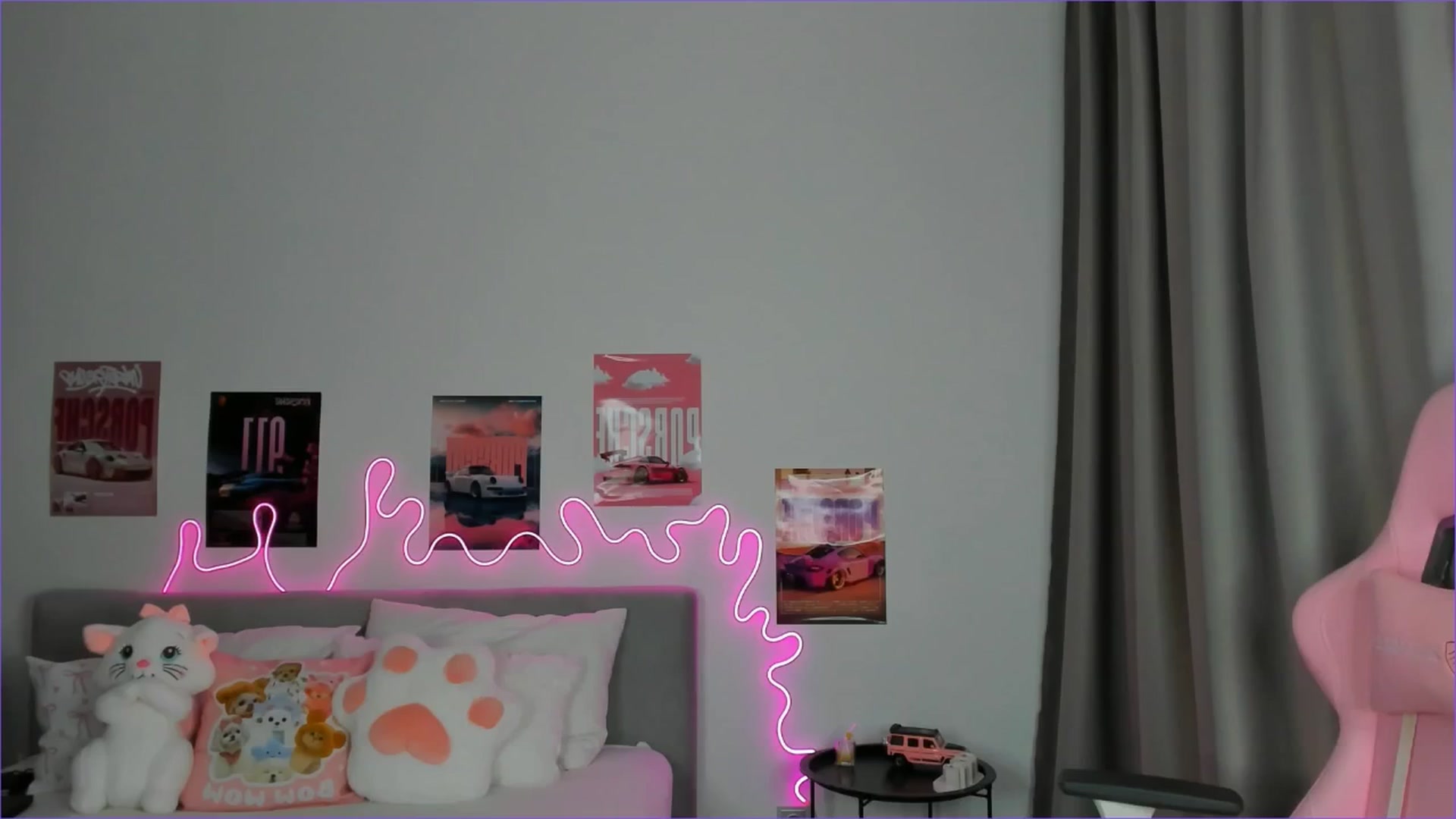 Gallery image thumbnail from Evievil's myfreecams stream on, 04/14/2026, 09:54 image 6 of 20