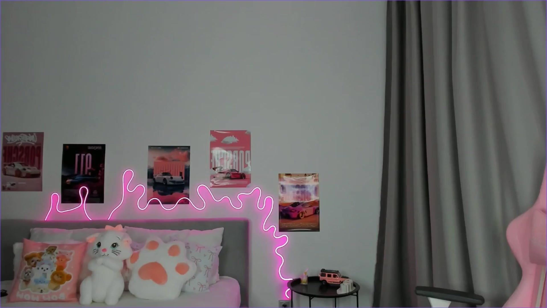 Gallery image thumbnail from Evievil's myfreecams stream on, 04/15/2026, 09:15 image 5 of 20