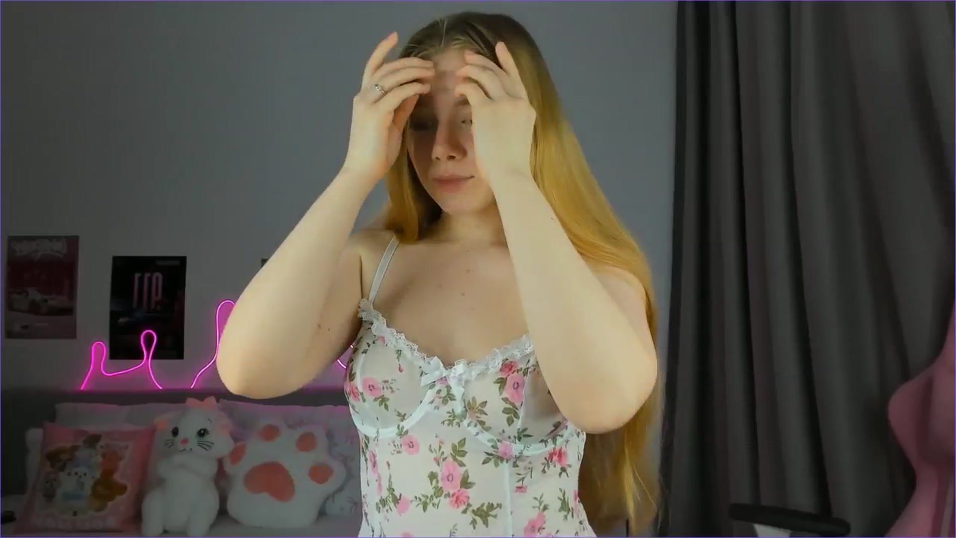 Gallery image thumbnail from Evievil's myfreecams stream on, 04/15/2026, 09:15 image 6 of 20