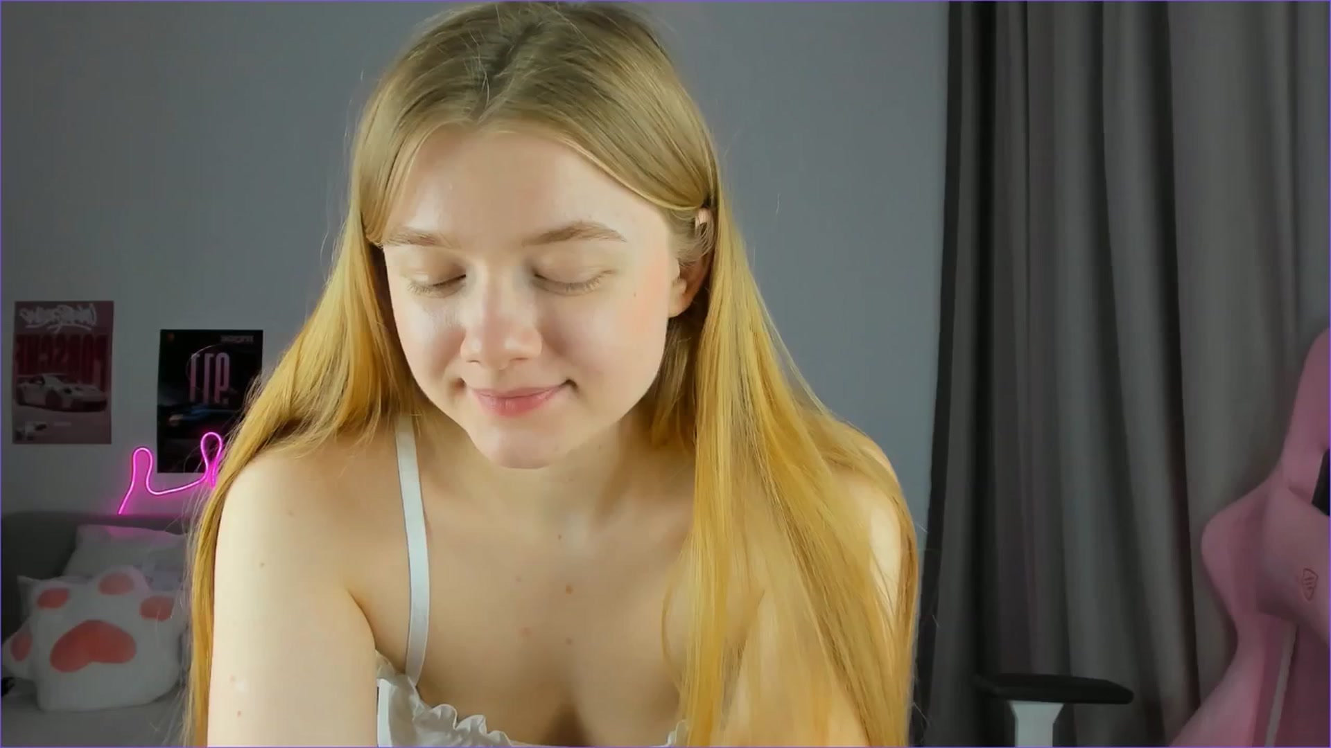 Gallery image thumbnail from Evievil's myfreecams stream on, 04/17/2026, 06:54 image 20 of 20