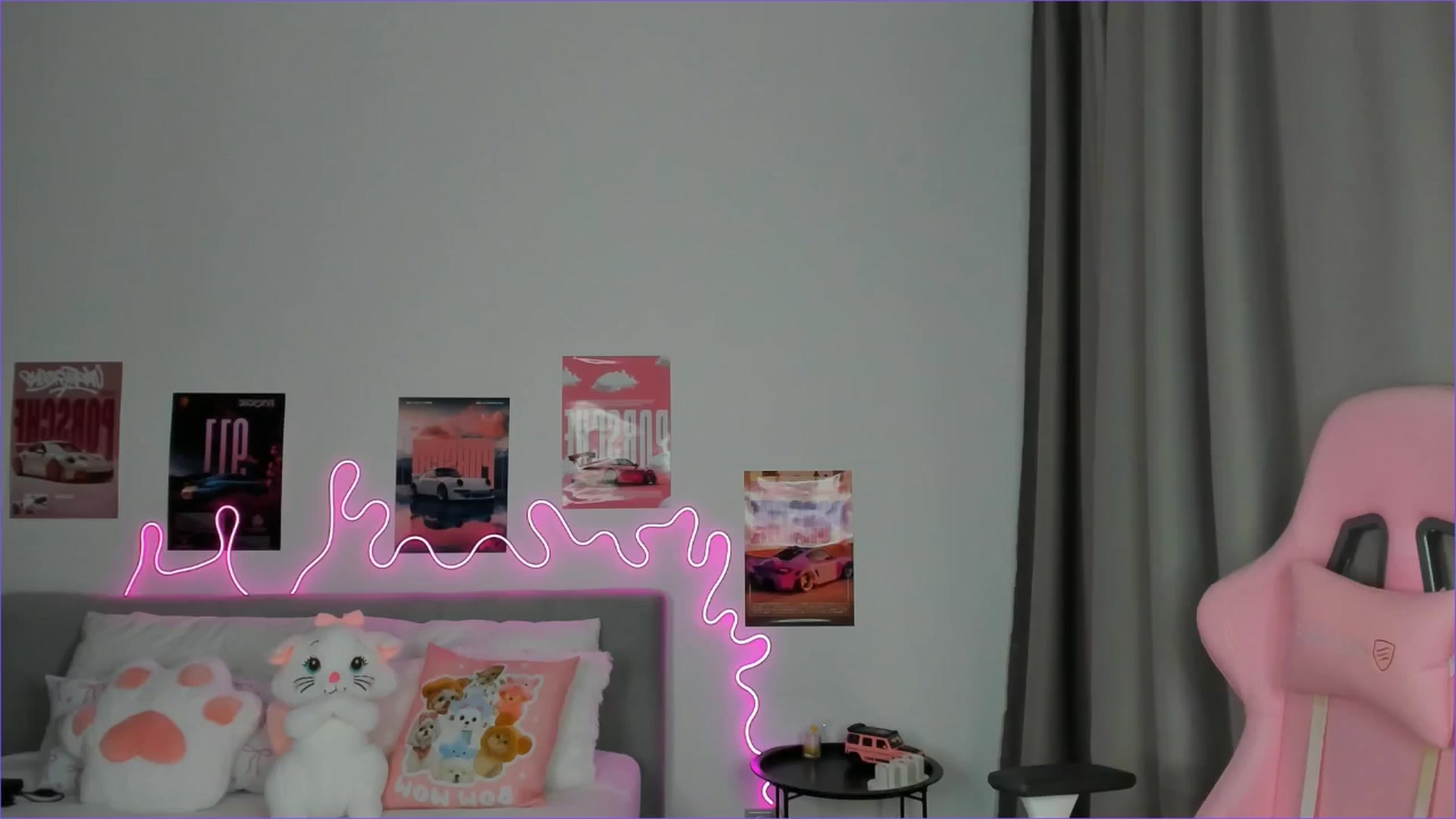 Gallery image thumbnail from Evievil's myfreecams stream on, 04/19/2026, 08:27 image 14 of 20