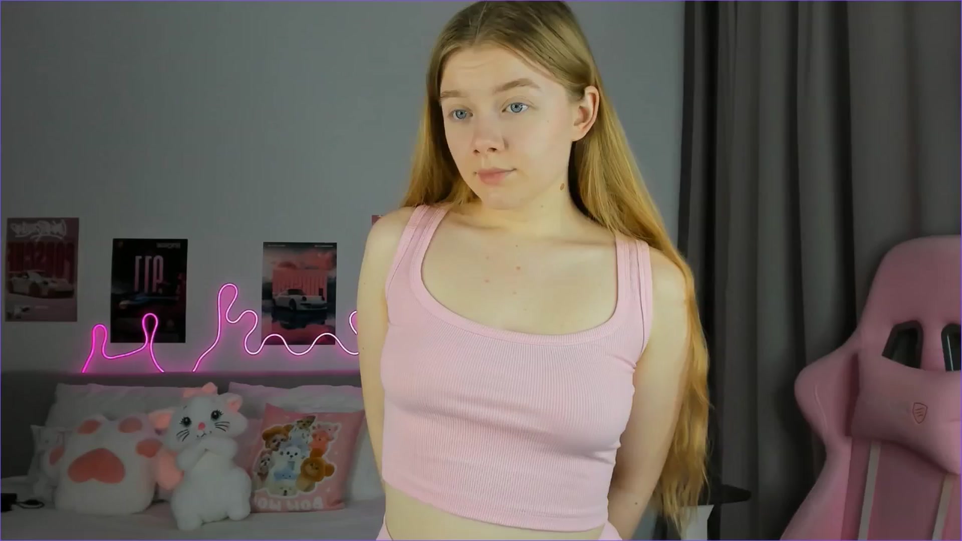 Gallery image thumbnail from Evievil's myfreecams stream on, 04/19/2026, 09:52 image 17 of 20