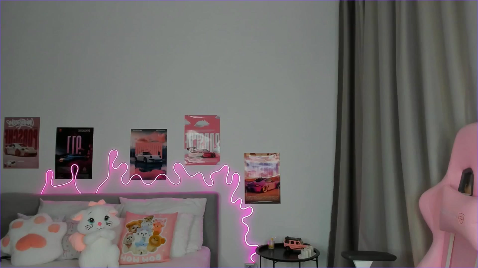 Gallery image thumbnail from Evievil's myfreecams stream on, 04/20/2026, 07:26 image 1 of 20