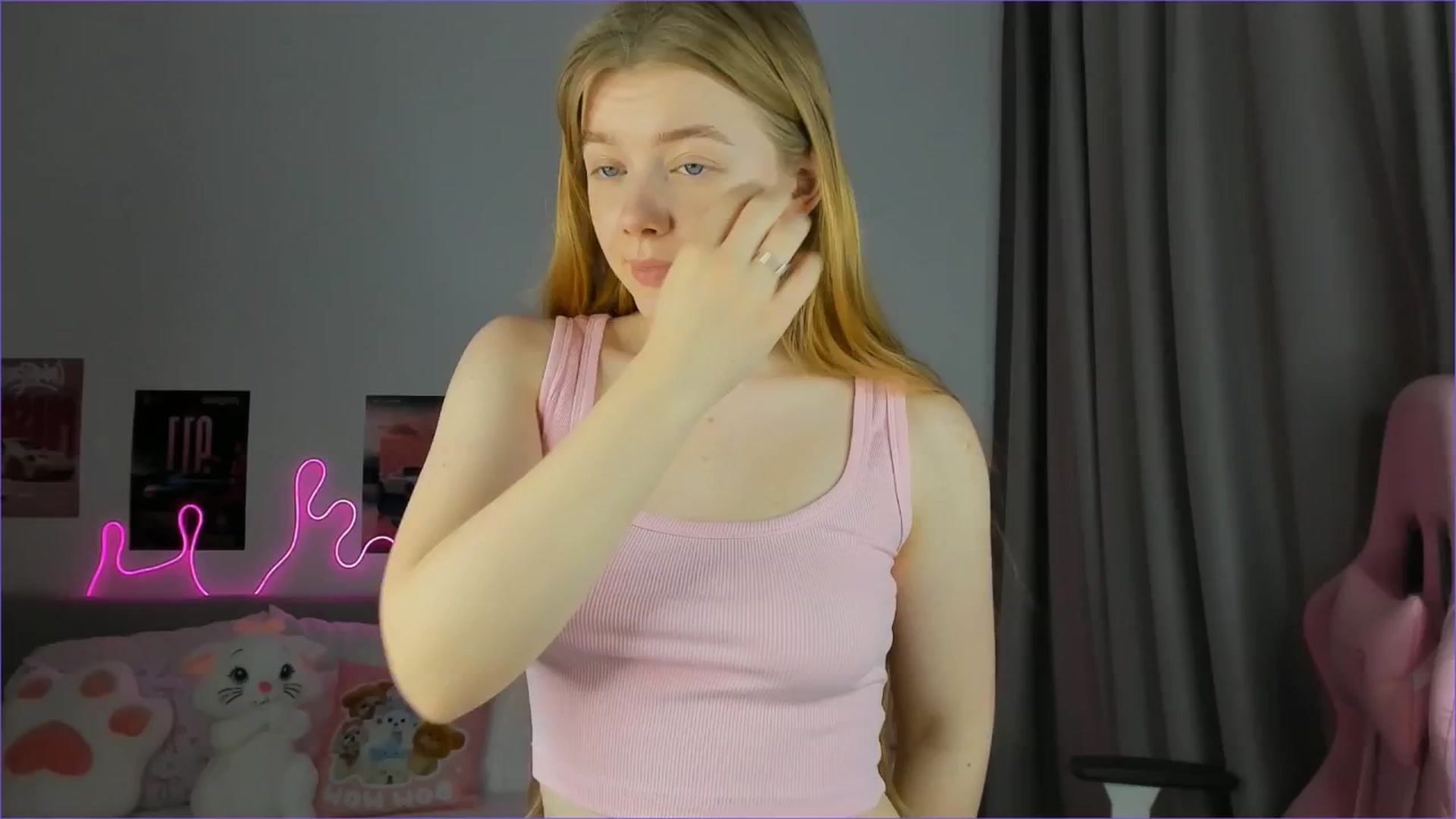 Gallery image thumbnail from Evievil's myfreecams stream on, 04/24/2026, 07:52 image 18 of 20