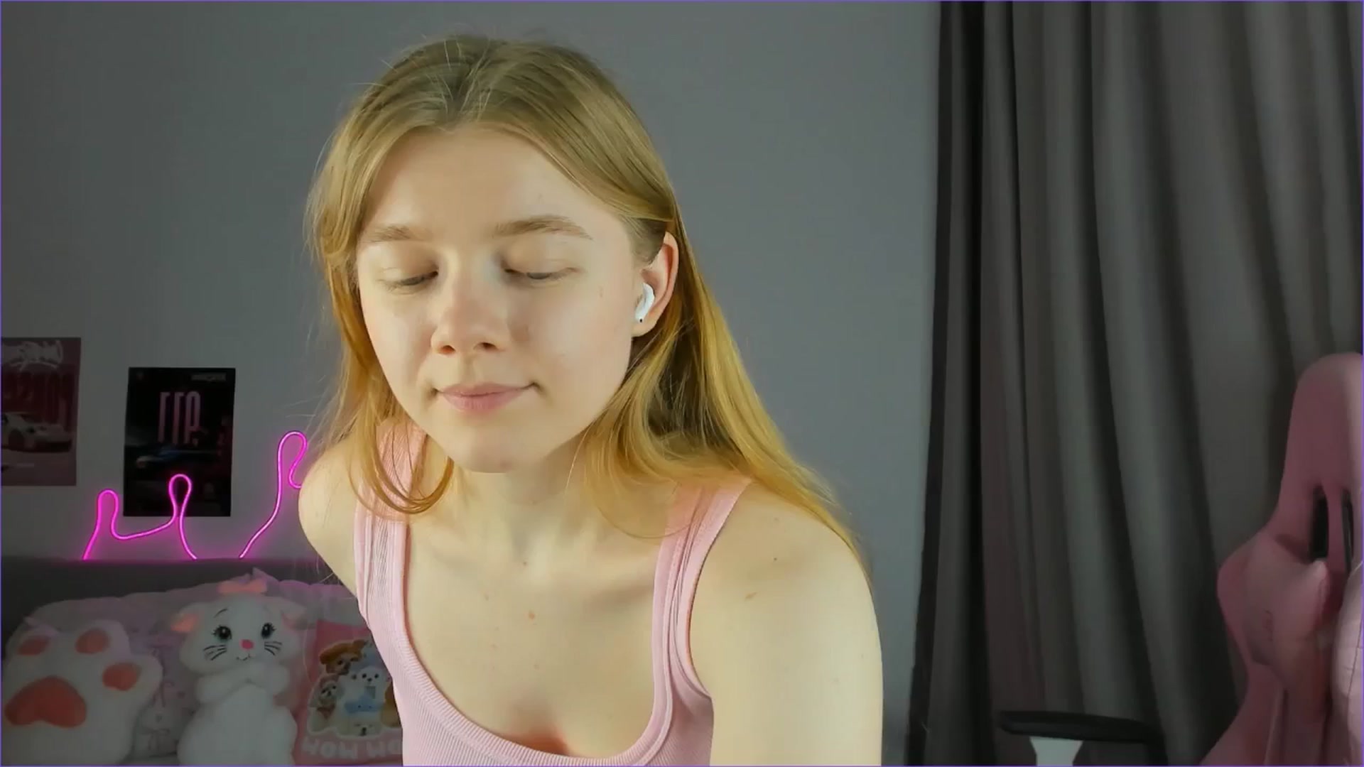 Gallery image thumbnail from Evievil's myfreecams stream on, 04/24/2026, 09:41 image 19 of 20