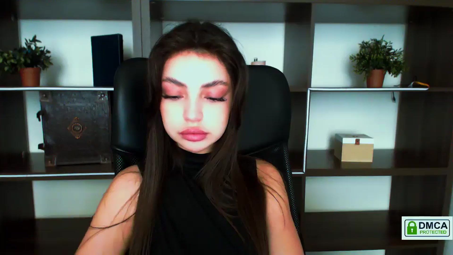 Gallery image thumbnail from EvilMuse's myfreecams stream on, 06/12/2025, 15:57 image 18 of 20