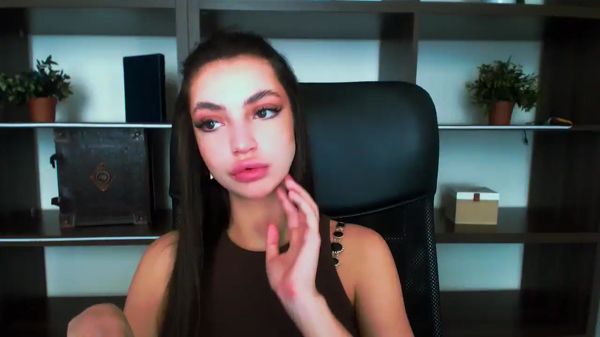 Gallery image thumbnail from EvilMuse's myfreecams stream on, 06/14/2025, 13:41 image 6 of 20