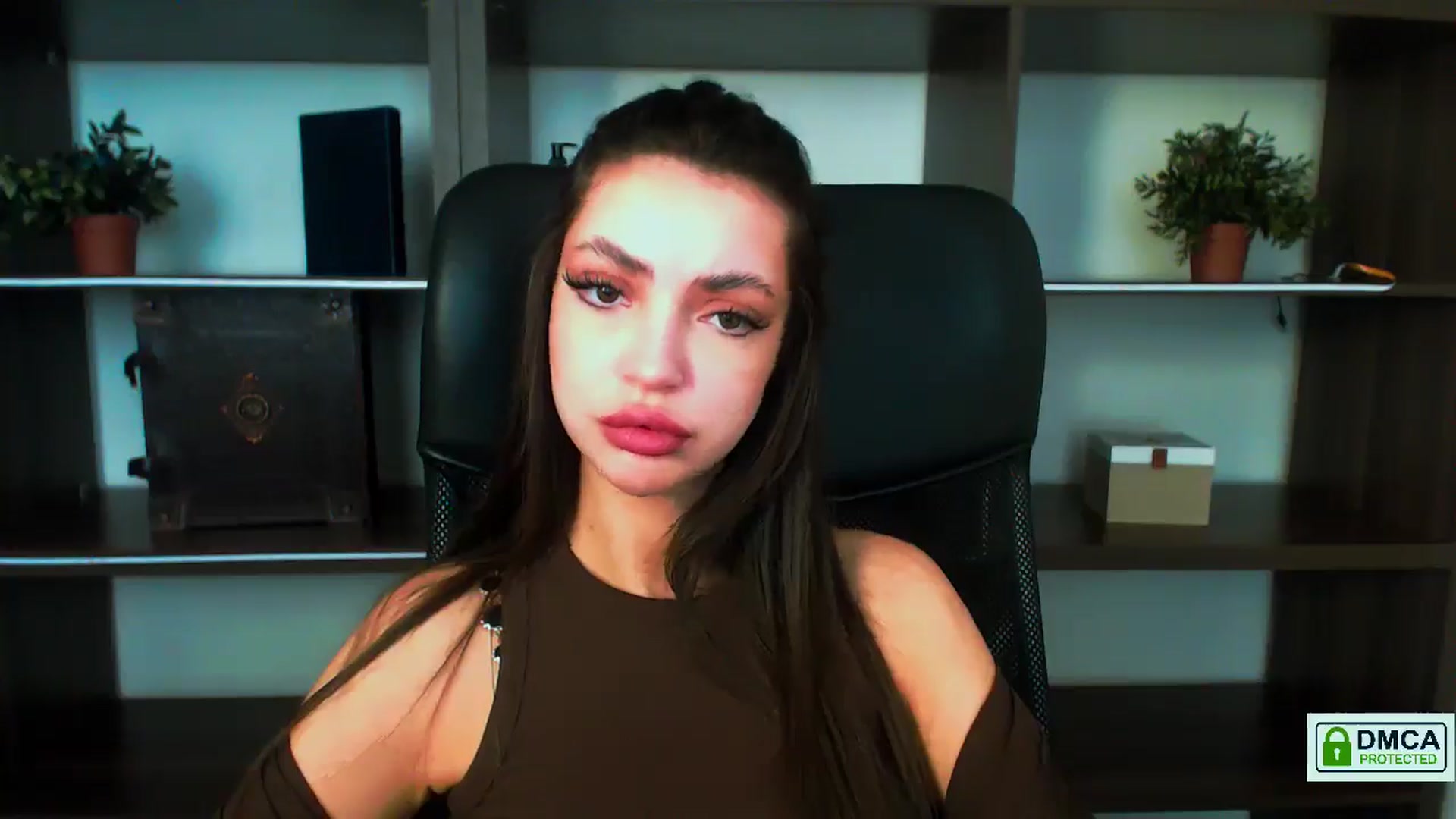 Gallery image thumbnail from EvilMuse's myfreecams stream on, 06/14/2025, 15:01 image 3 of 20
