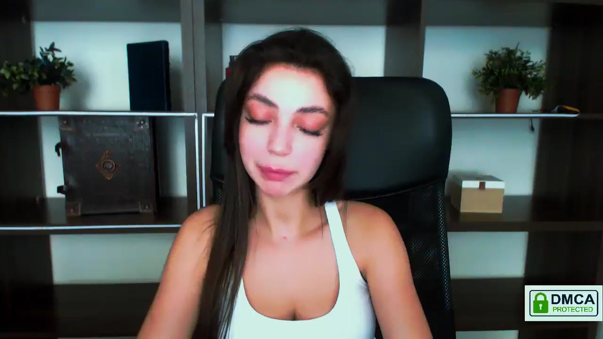 Gallery image thumbnail from EvilMuse's myfreecams stream on, 06/15/2025, 15:11 image 6 of 20